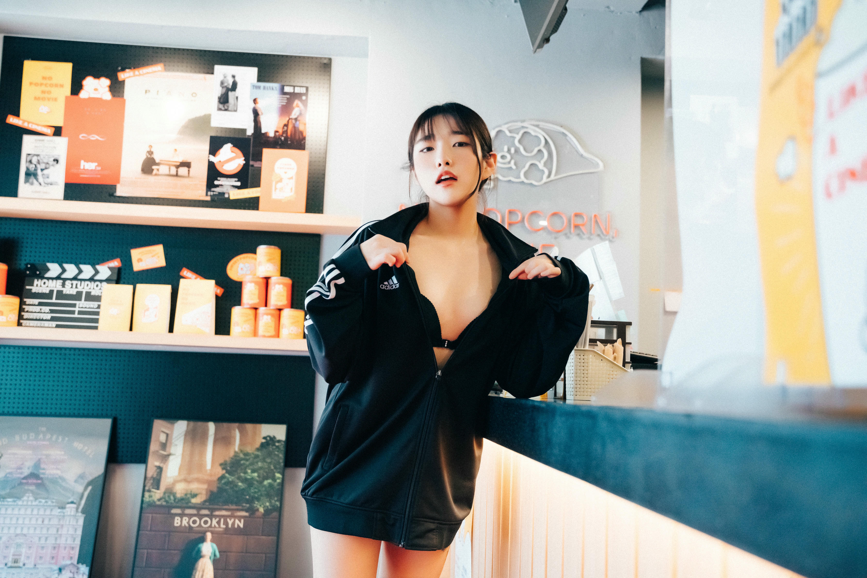 韩国美女-054_Loozy Sonson (손손) Cinema girl_S.ver [123P-944MB]-Cinema girl_第1集