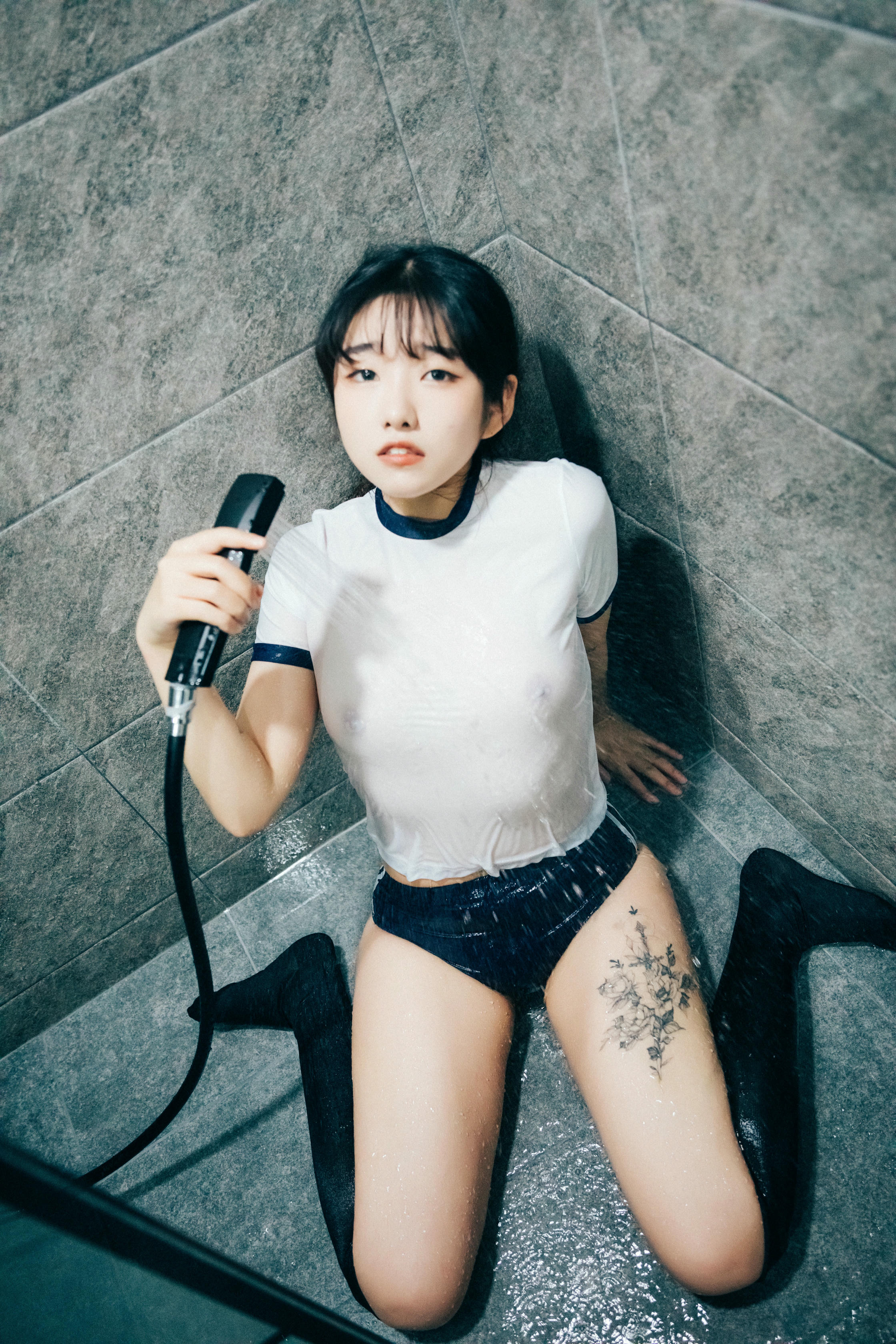 韩国美女-066_Loozy SonSon (손손) Date at home + S.Ver [176P-1.15GB]-date at home_第1集