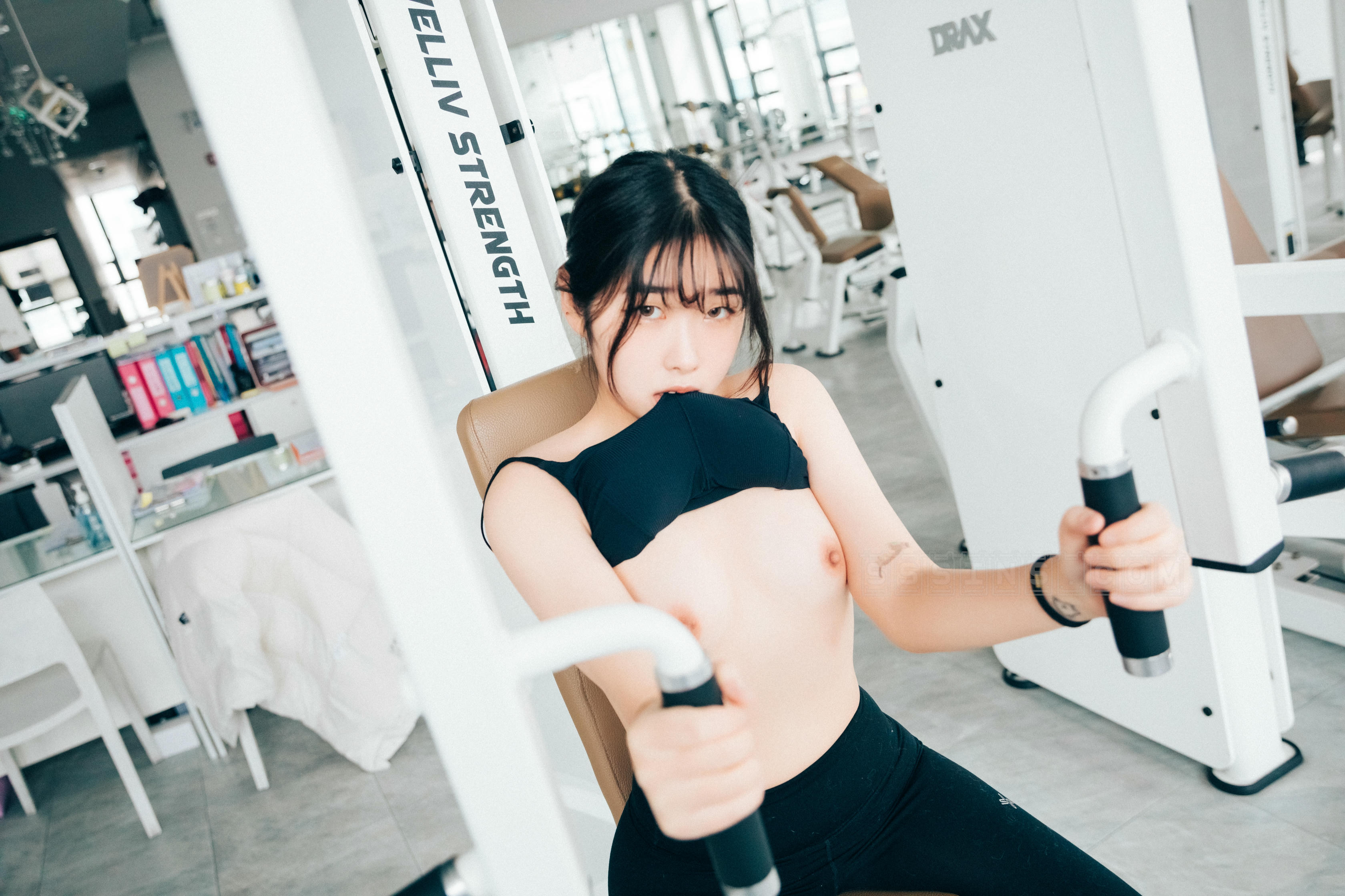 韩国美女-Sonson NO.045 Loozy Personal trainer + S.Ver [85P／1.43GB]-s version_第1集