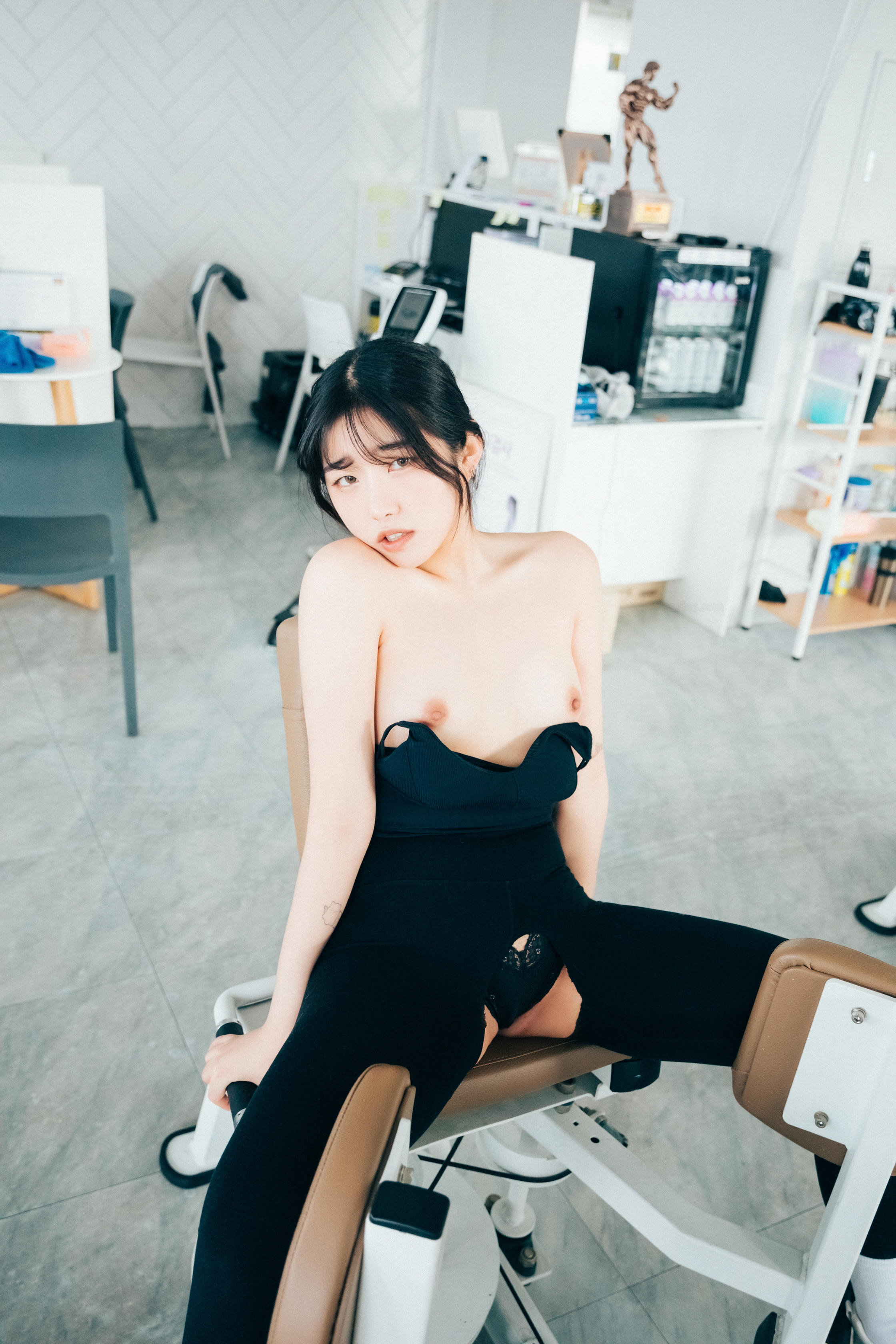 韩国美女-Sonson NO.045 Loozy Personal trainer + S.Ver [85P／1.43GB]-s version_第1集