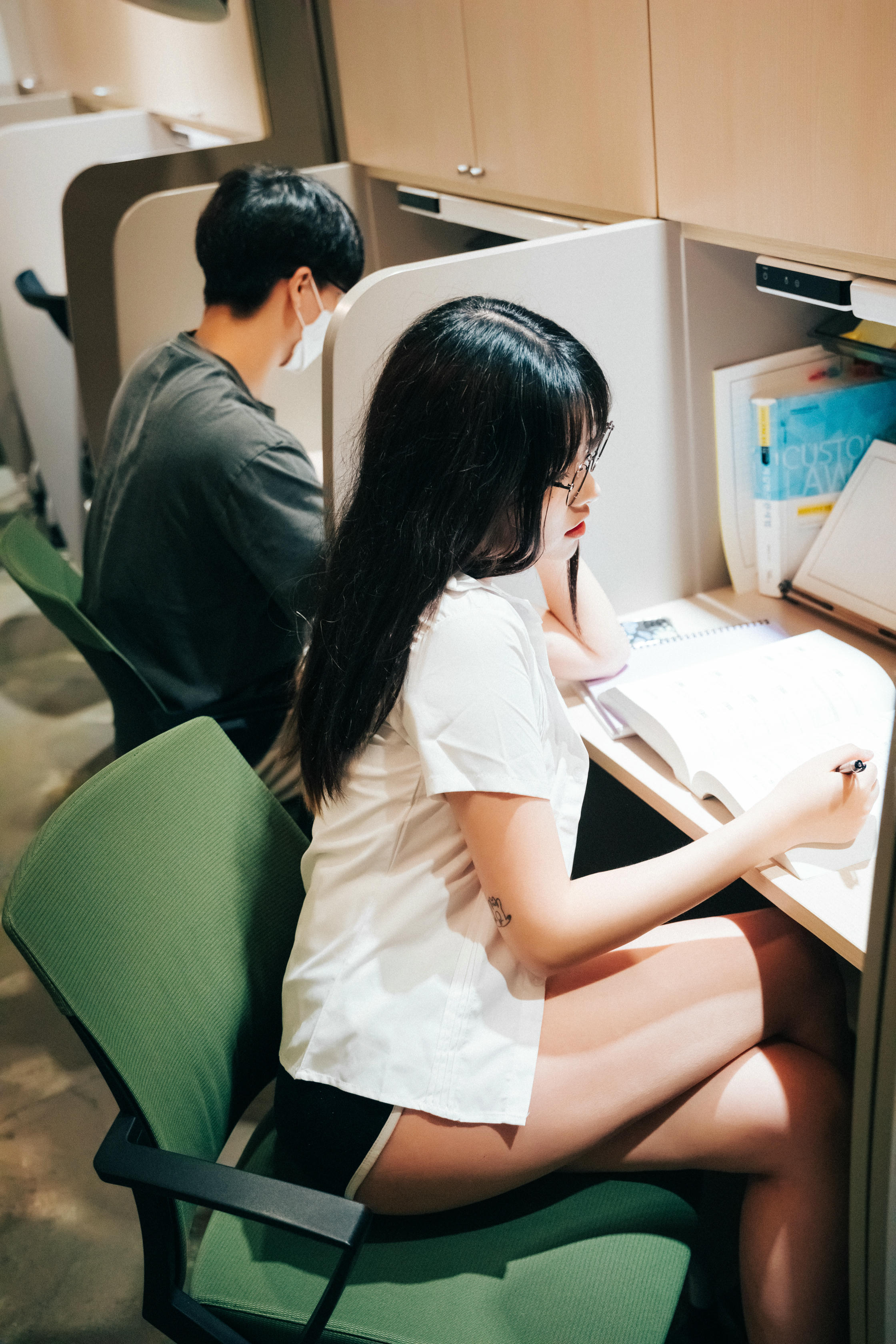 韩国美女-041_Loozy Sonson (손손) - Reading Room [137P 2.70GB]_第2集