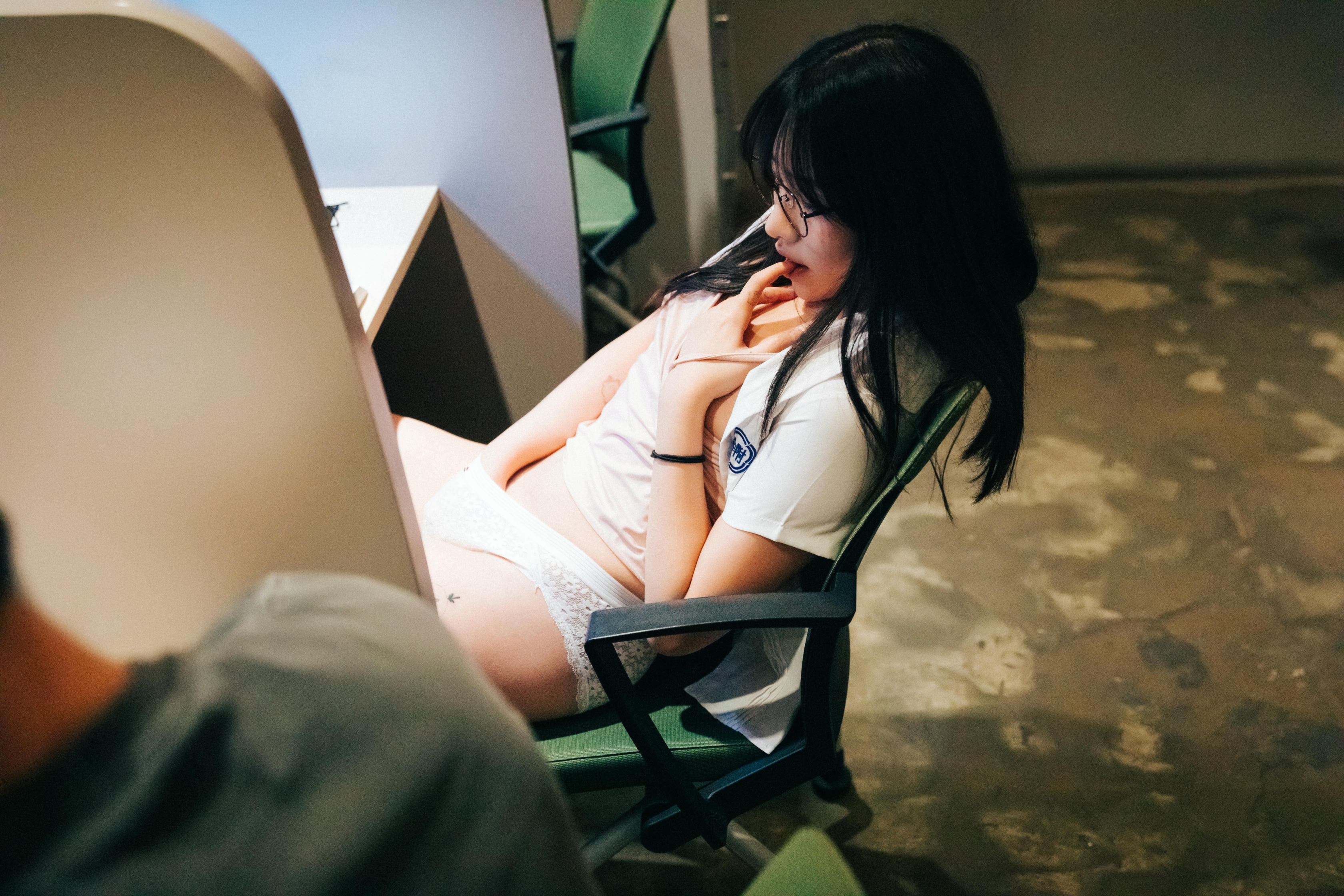 韩国美女-041_Loozy Sonson (손손) - Reading Room [137P 2.70GB]_第2集