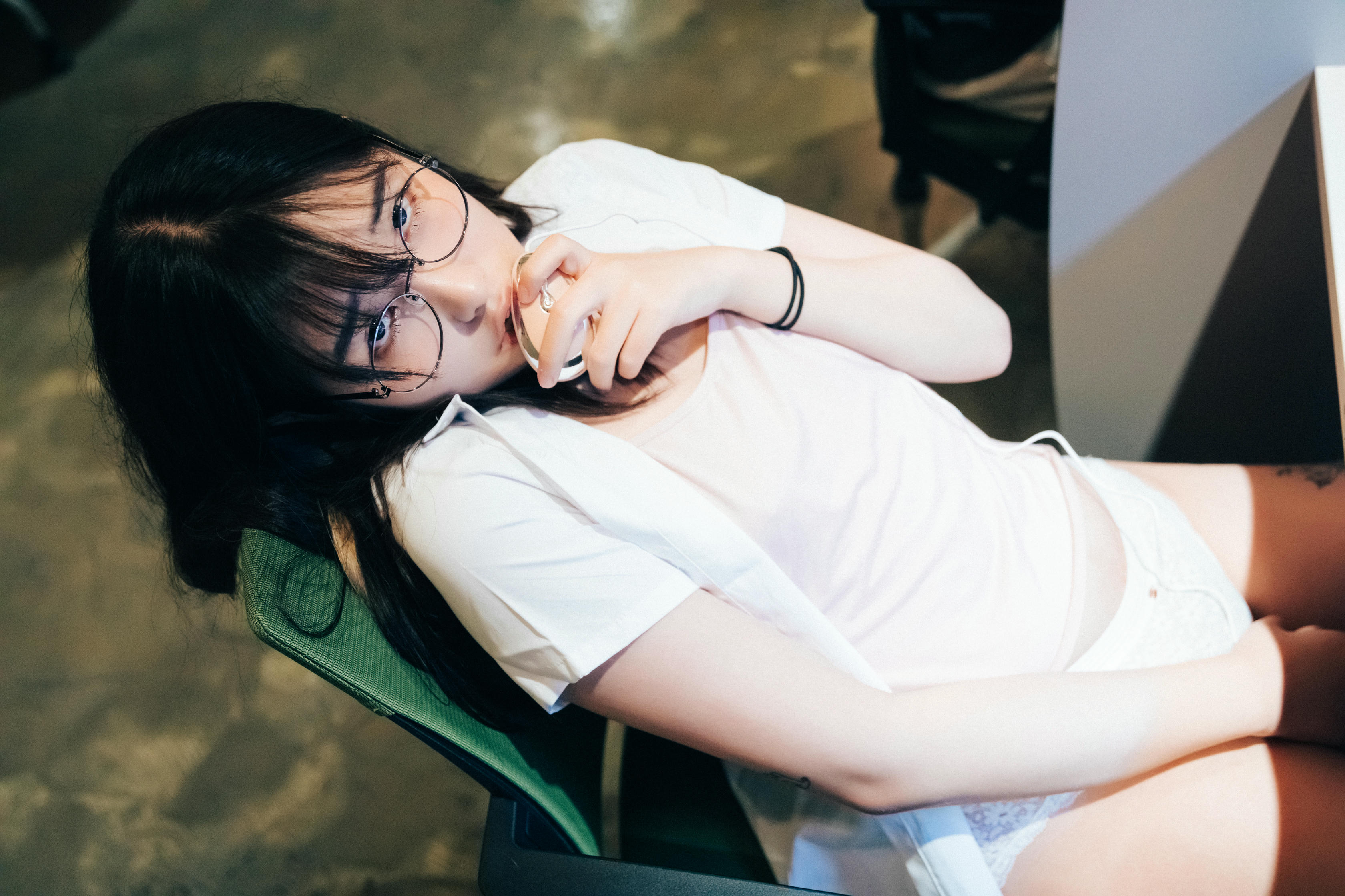 韩国美女-041_Loozy Sonson (손손) - Reading Room [137P 2.70GB]_第2集