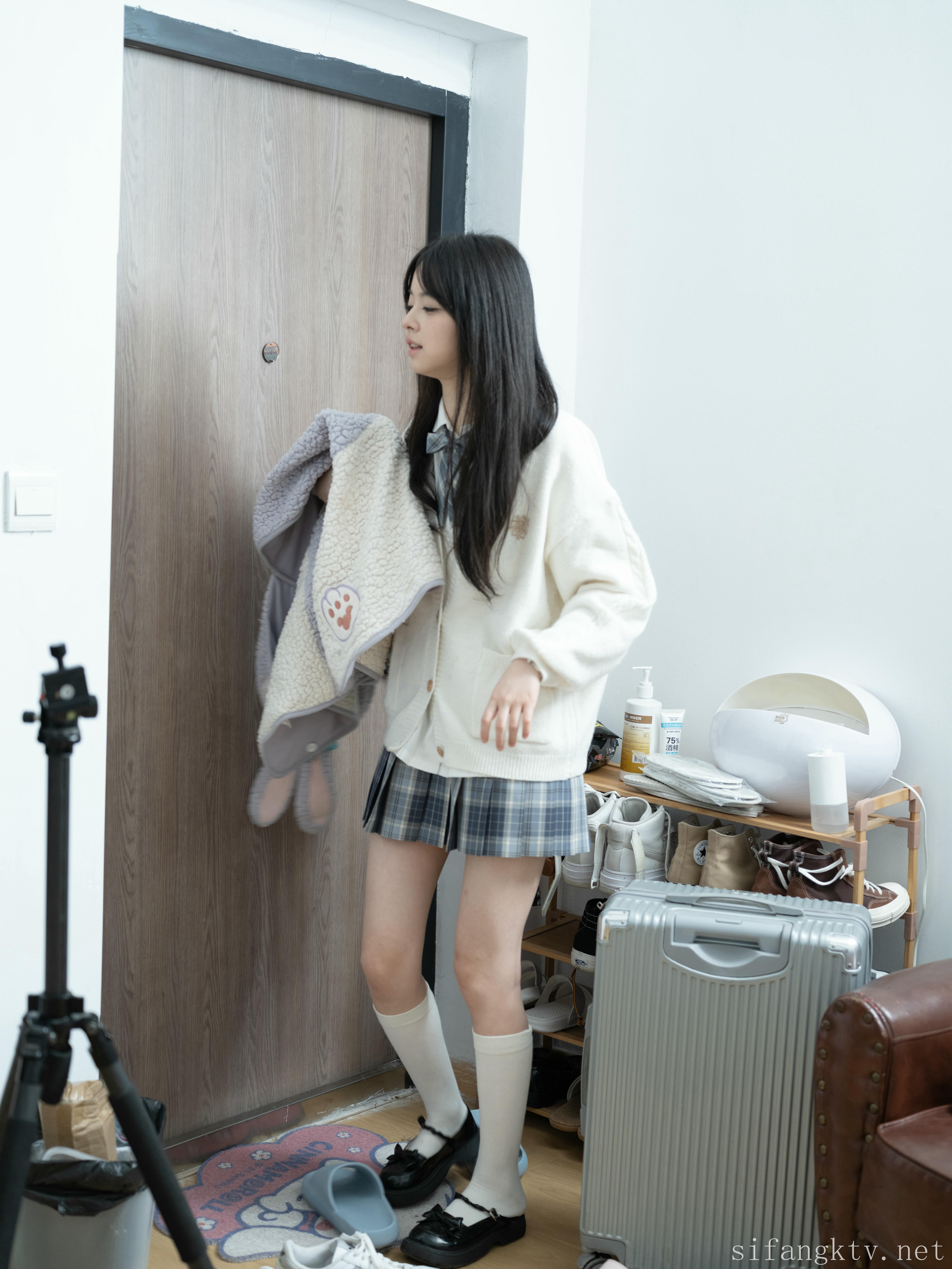 素人渔夫林书辞 NO.002 女仆束缚 [164P2V-9.84G]_第1集