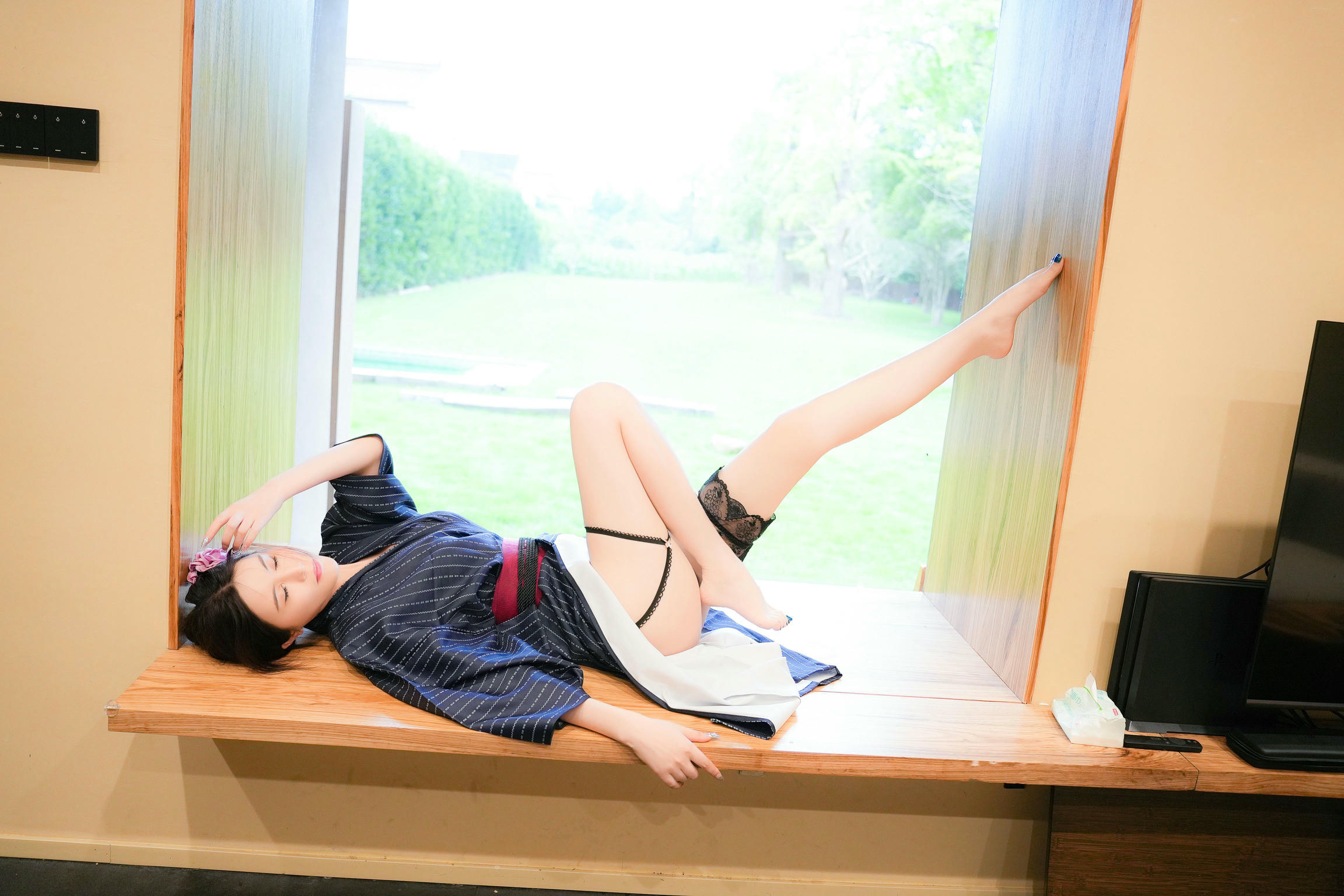 晚苏susu NO.001 户外枷锁 [71P-370MB]_第1集