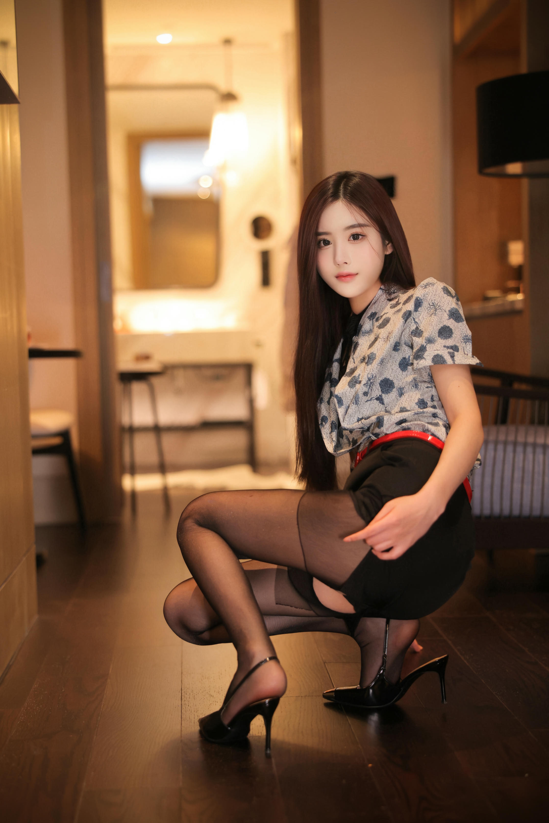 晚苏susu NO.012 内购无水印 8125 空姐制服 [82P 1.21 GB]_第4集