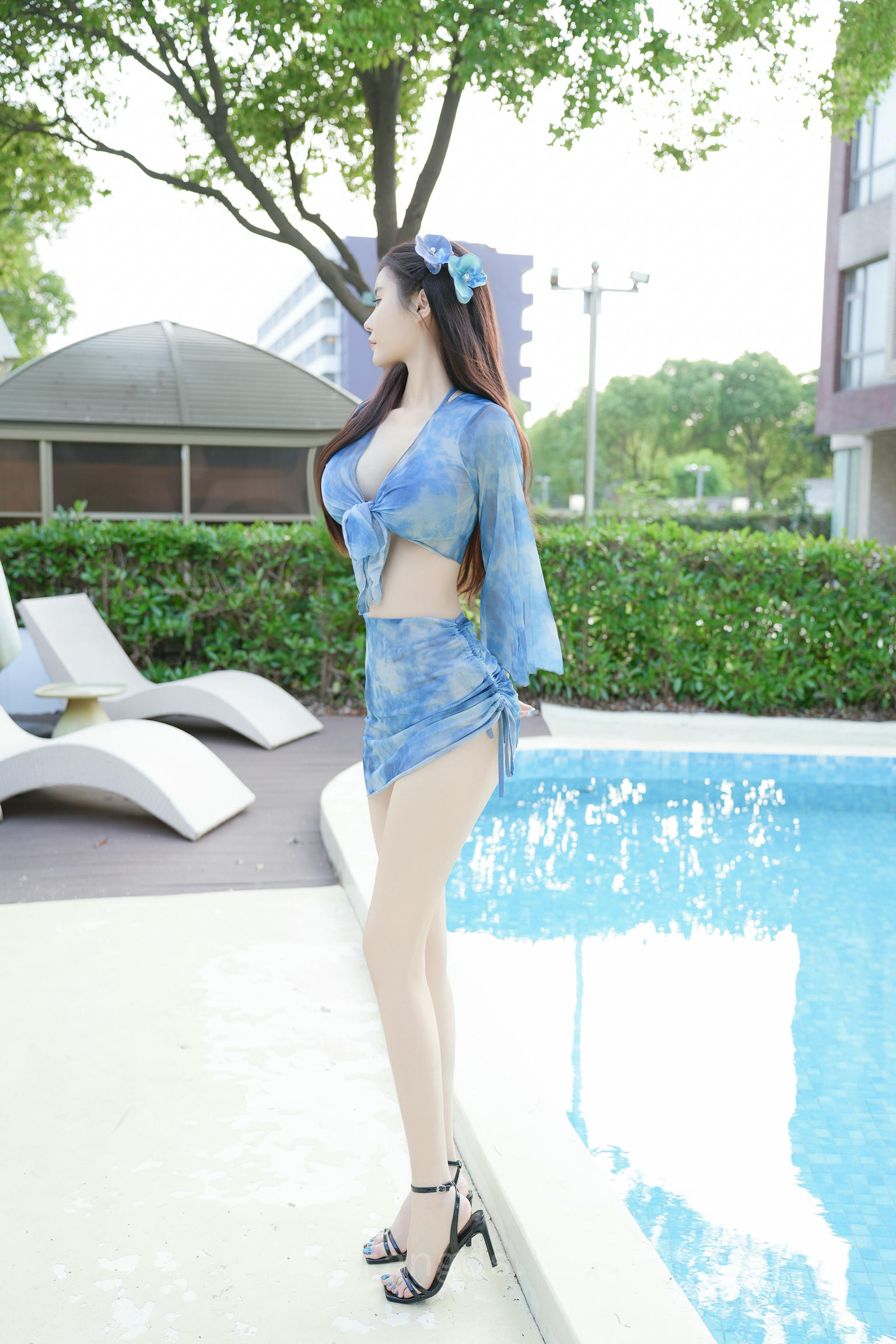 晚苏susu NO.020 内购无水印 泳池蓝色 [84P2V 1.22G]_第1集