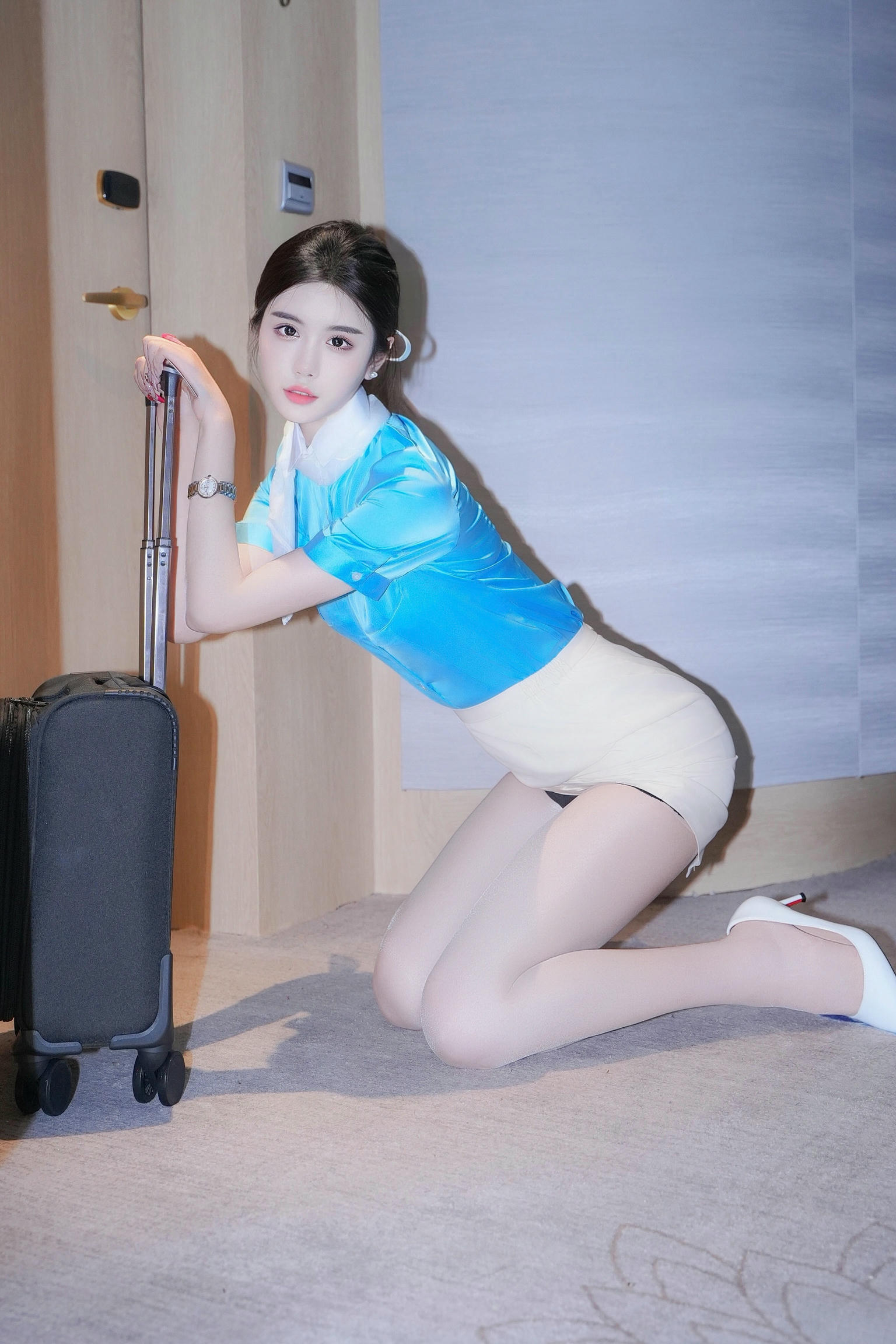 晚苏susu NO.006 蓝衣空姐制服[121P／866MB]_第1集