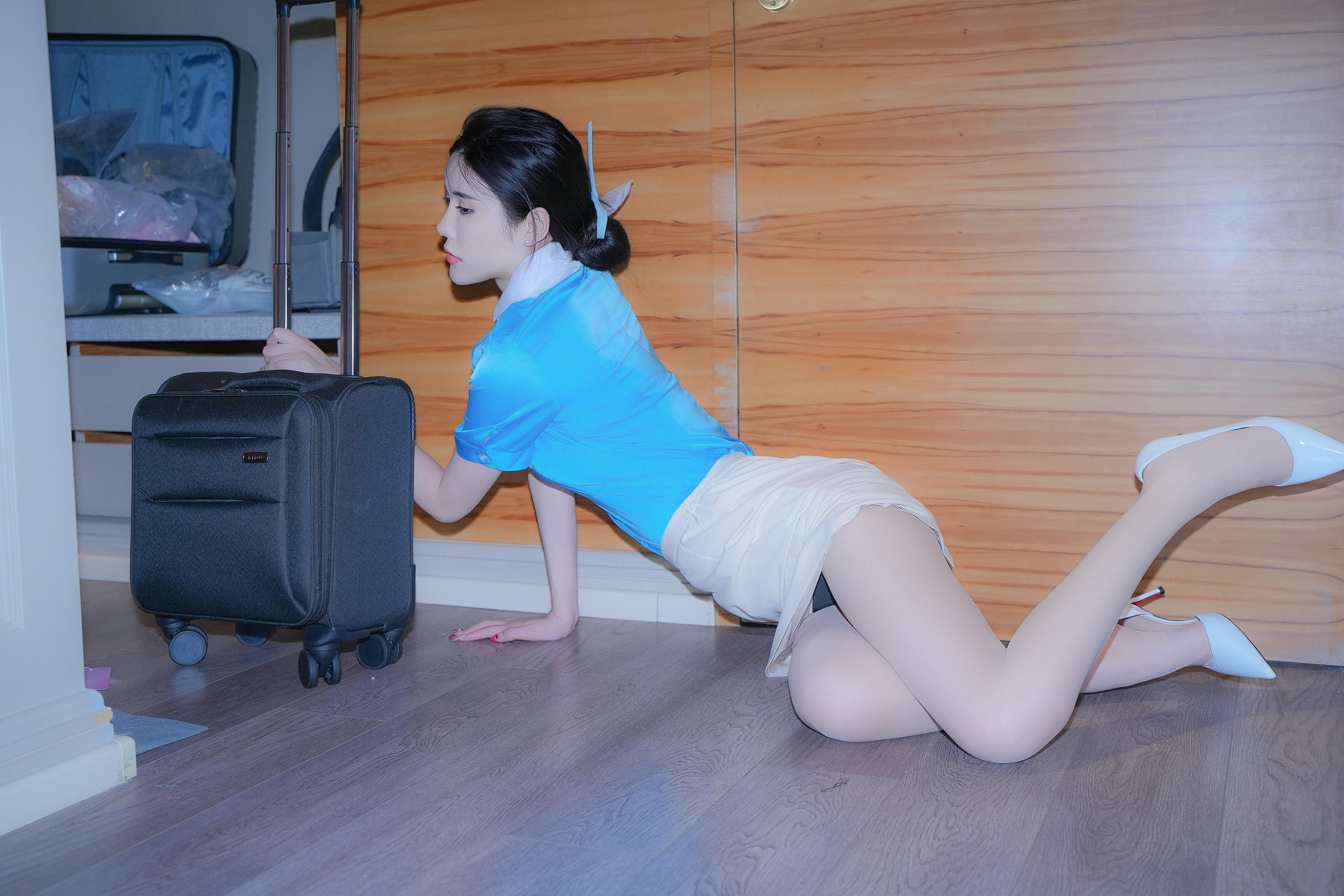 晚苏susu NO.006 蓝衣空姐制服[121P／866MB]_第3集