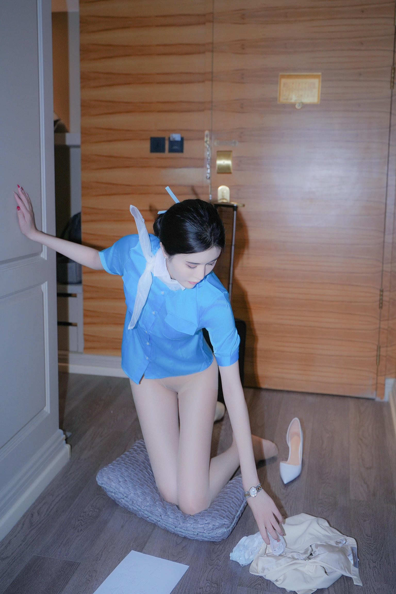 晚苏susu NO.006 蓝衣空姐制服[121P／866MB]_第4集