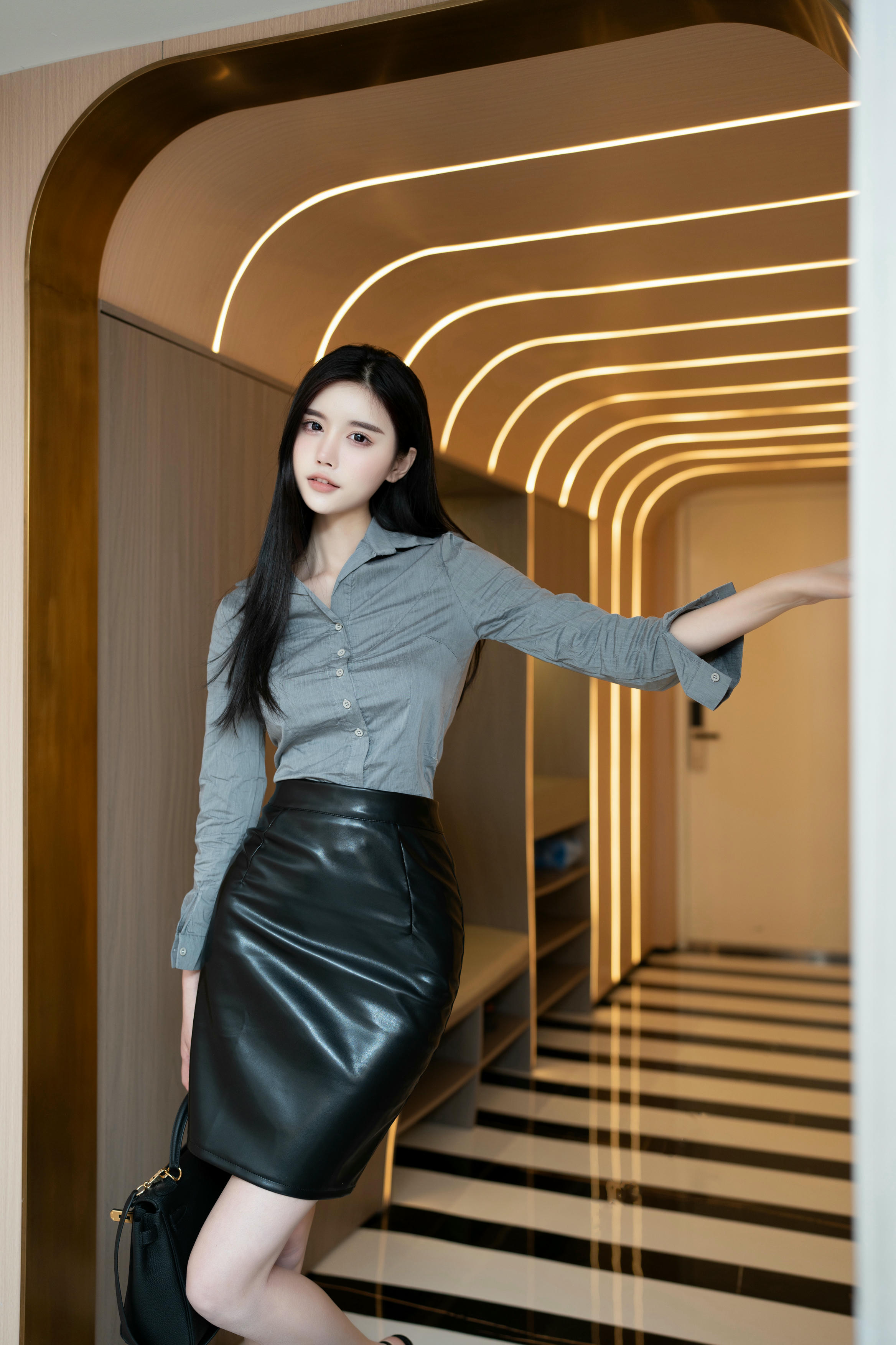 晚苏susu NO.009 职场御姐[90P／1.19GB]_第1集