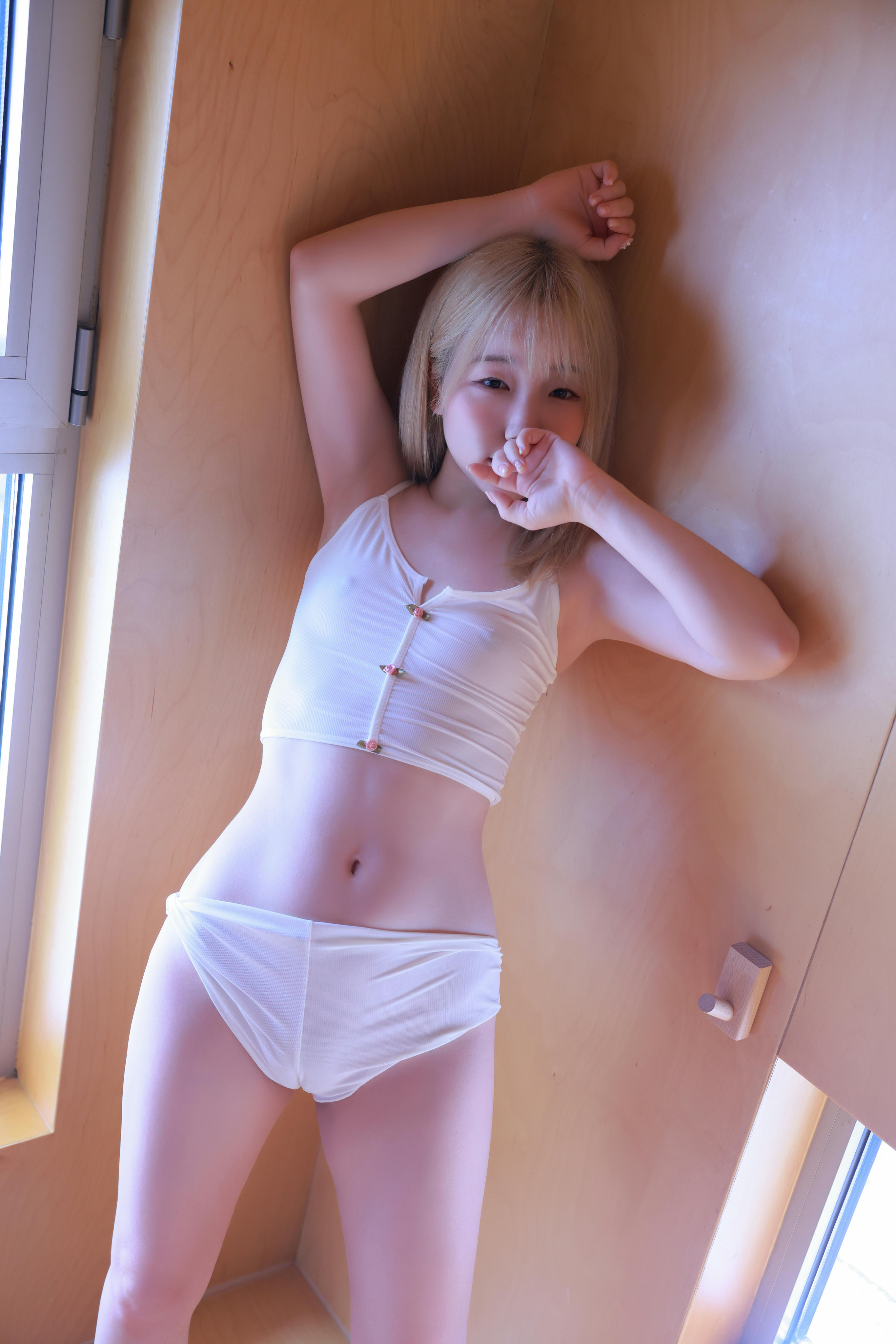 韩国写真机构-SWEETBOX NO.052 Yeri Doki Doki [130P5V-3.25GB]_第2集