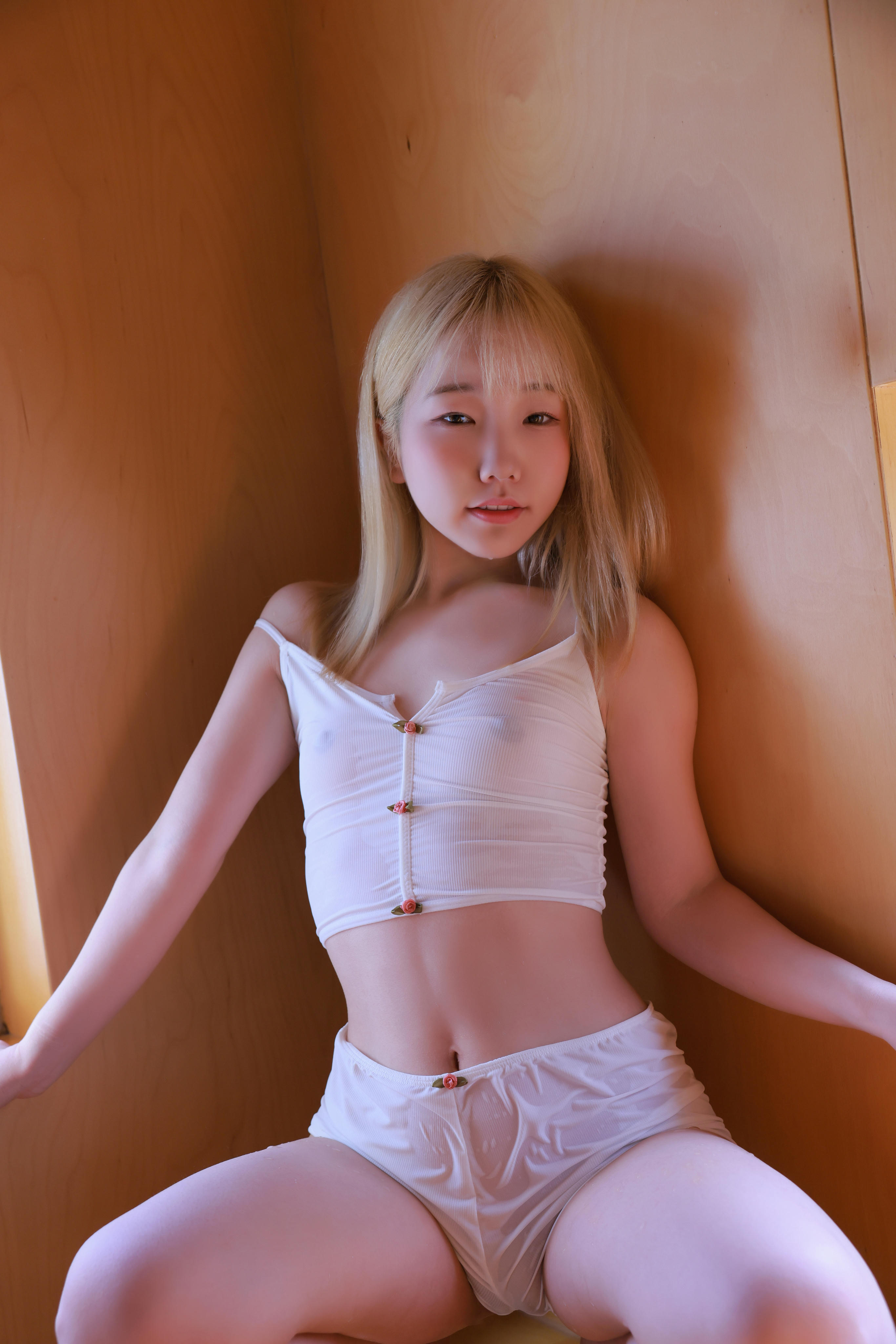 韩国写真机构-SWEETBOX NO.052 Yeri Doki Doki [130P5V-3.25GB]_第3集