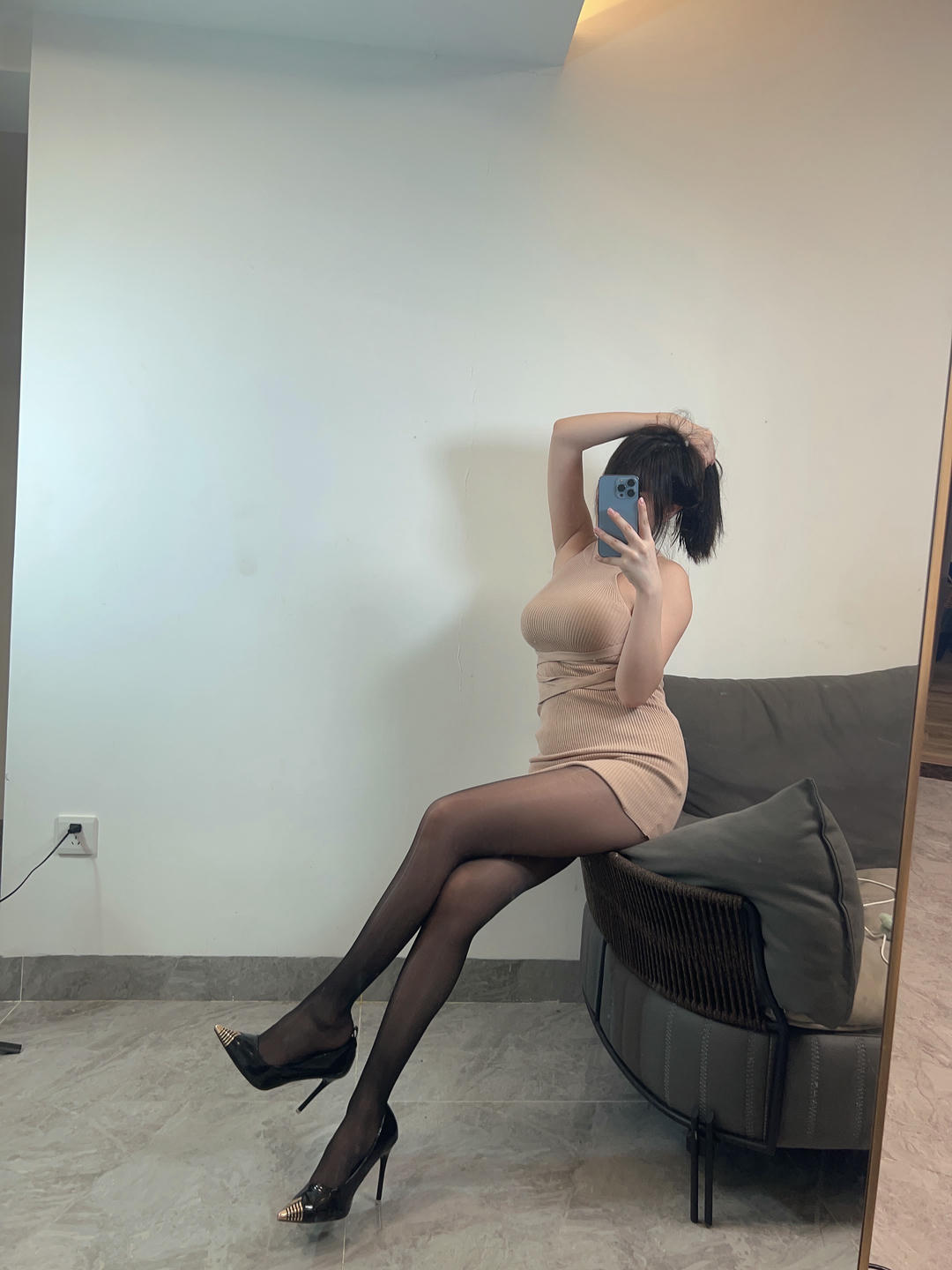 Tina很妖孽呀 NO.034 黑丝足控[26P2V 76M]_第1集