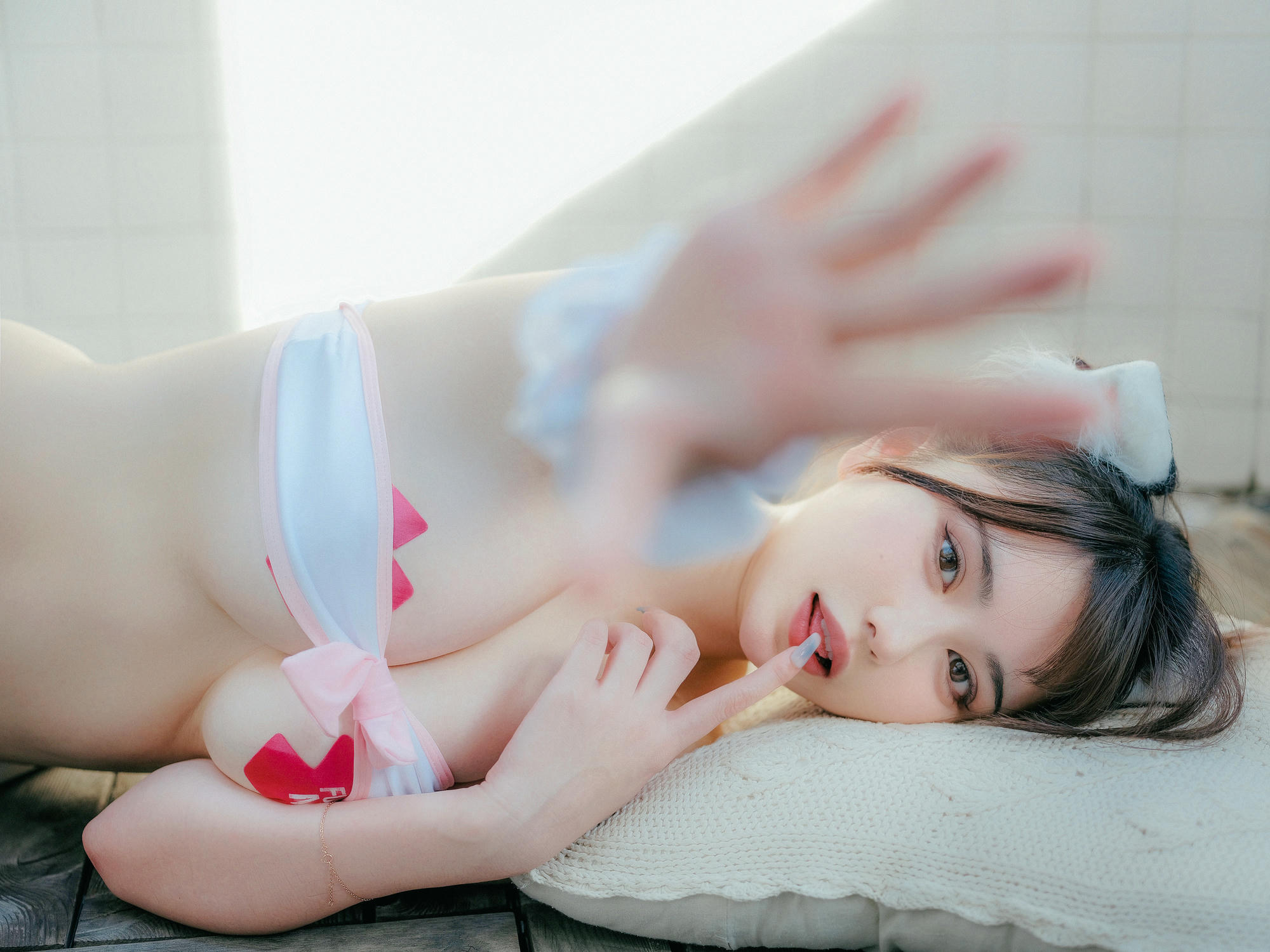 Tina很妖孽呀 NO.004 粉色吊带袜猫女友 [62P-538MB]_第2集