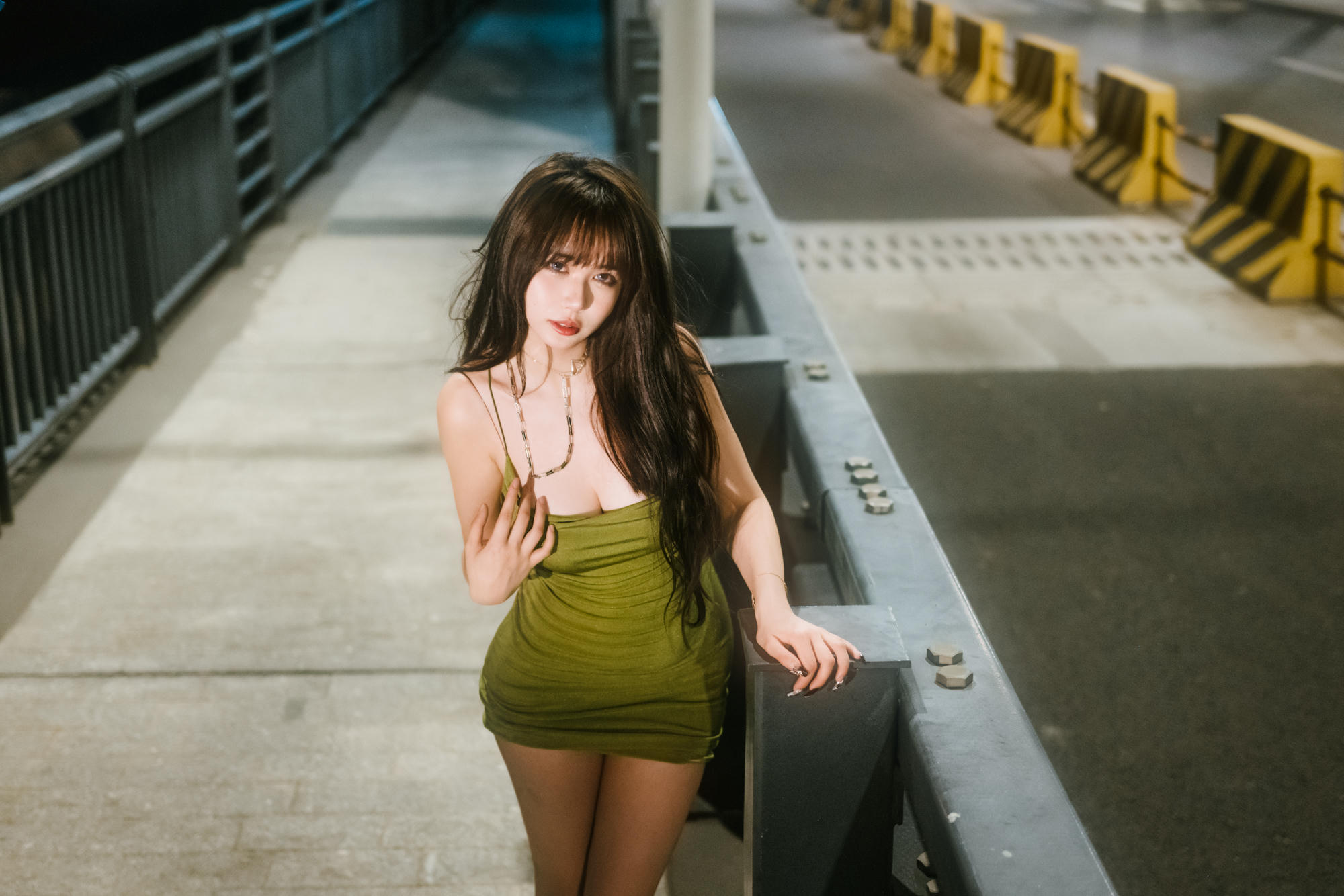 Tina很妖孽呀 NO.007 绿色连衣裙 [35P-208MB]_第1集