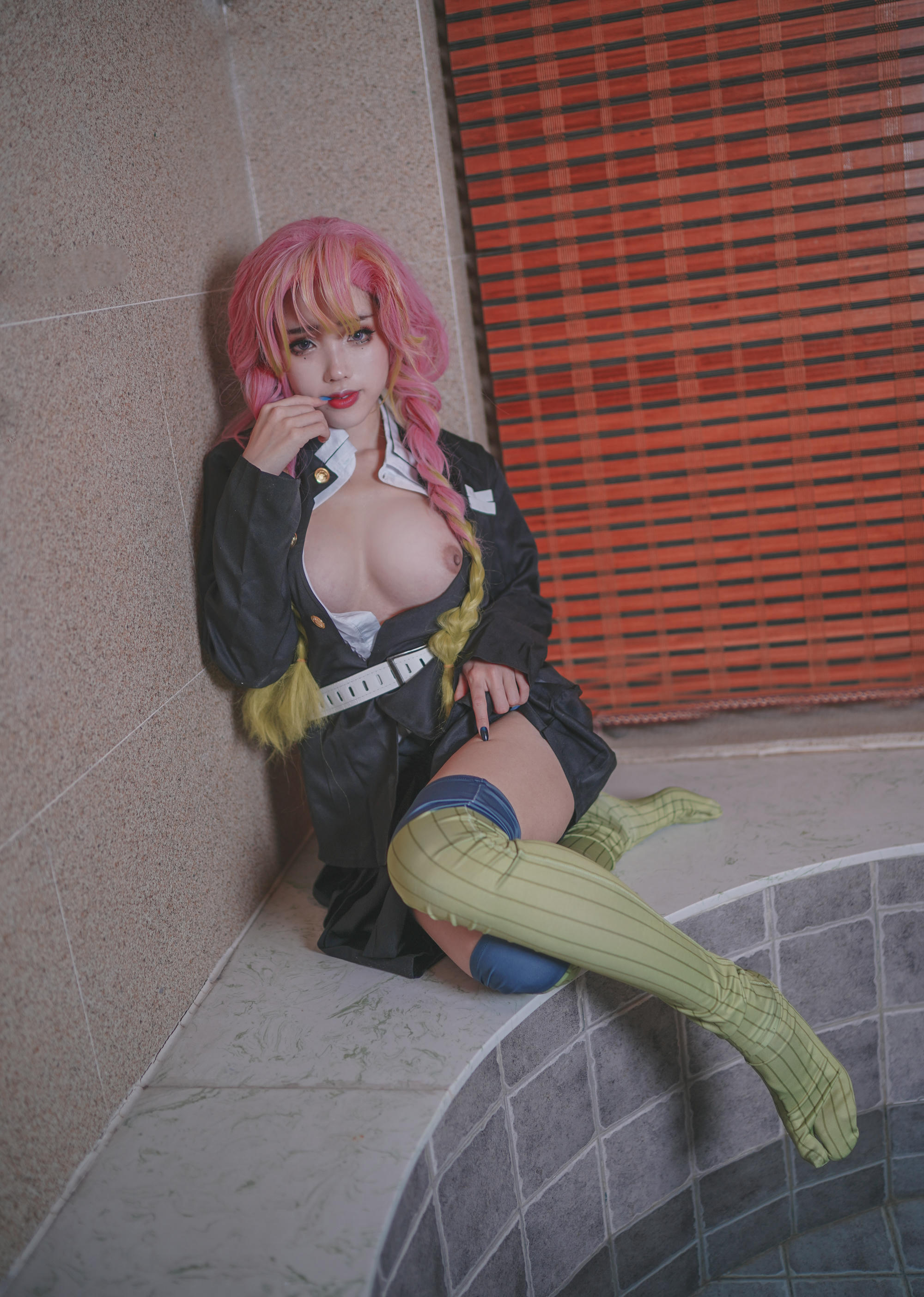 钛合金TiTi NO.014 鬼灭之刃 恋柱 [46P1V-617MB]_第1集