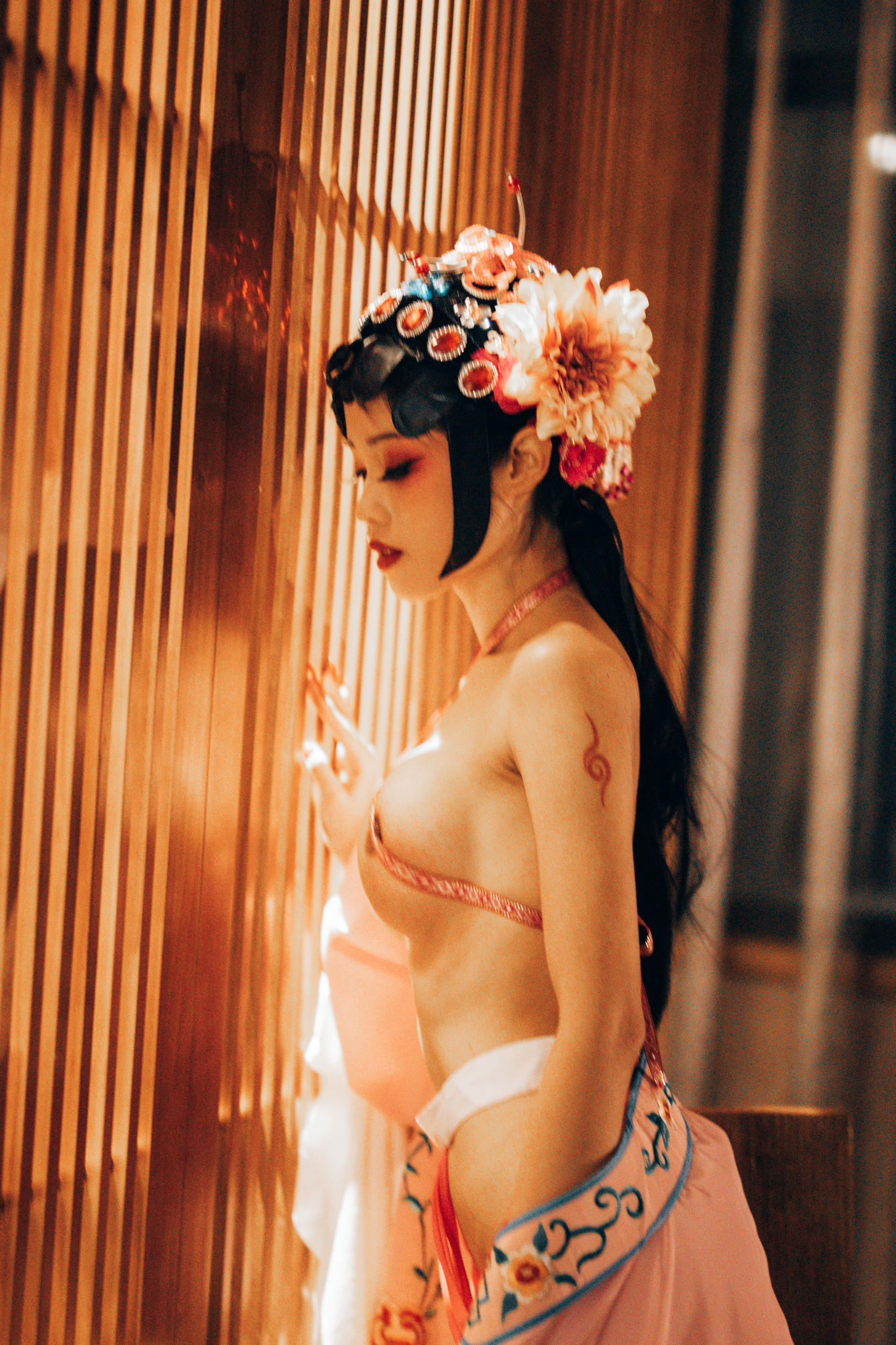 钛合金TiTi NO.074 潘金莲 [82P-1.04G]_第2集