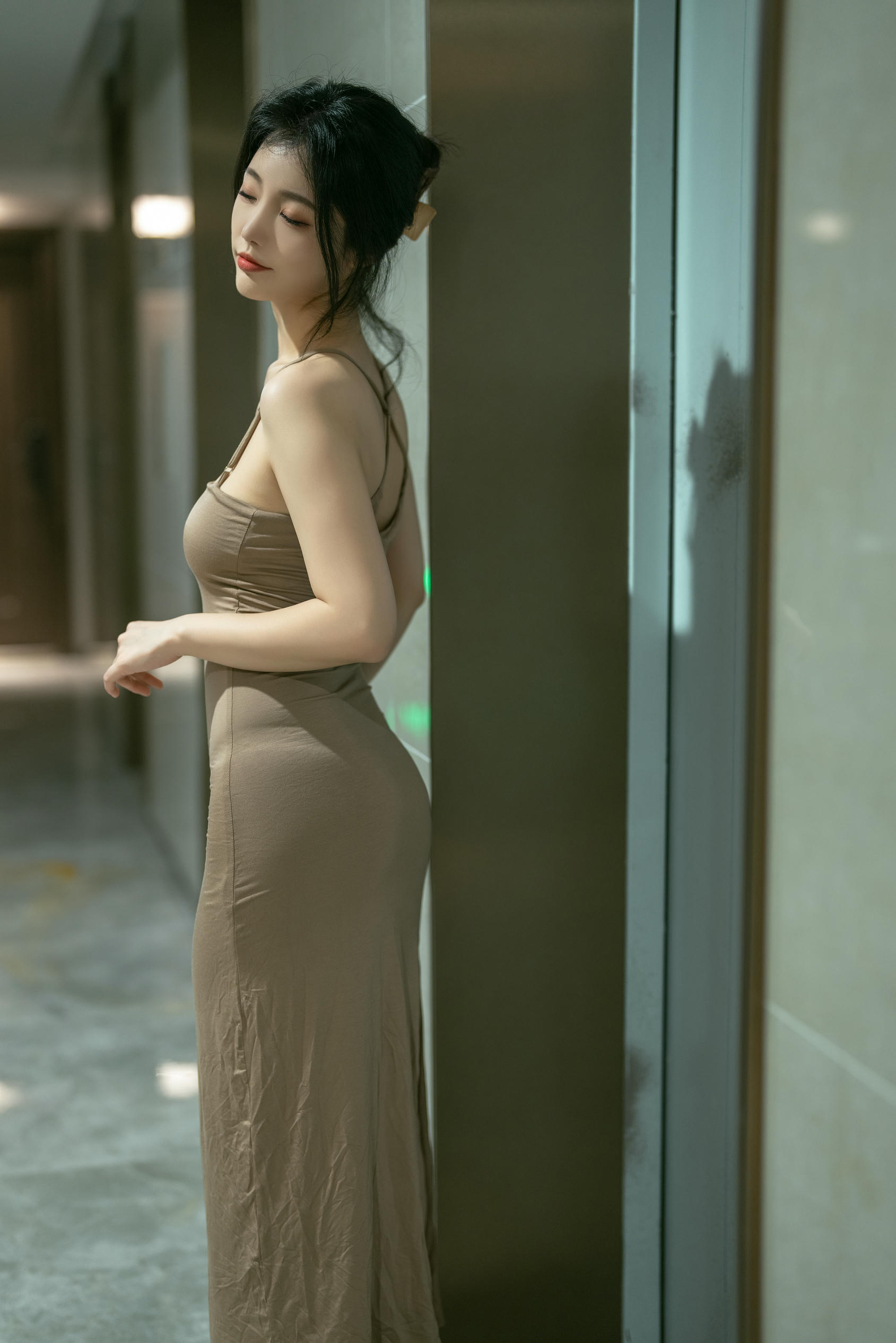 桃良阿宅 NO.025 吊带裙(公共厕所) [75P 375MB]_第1集