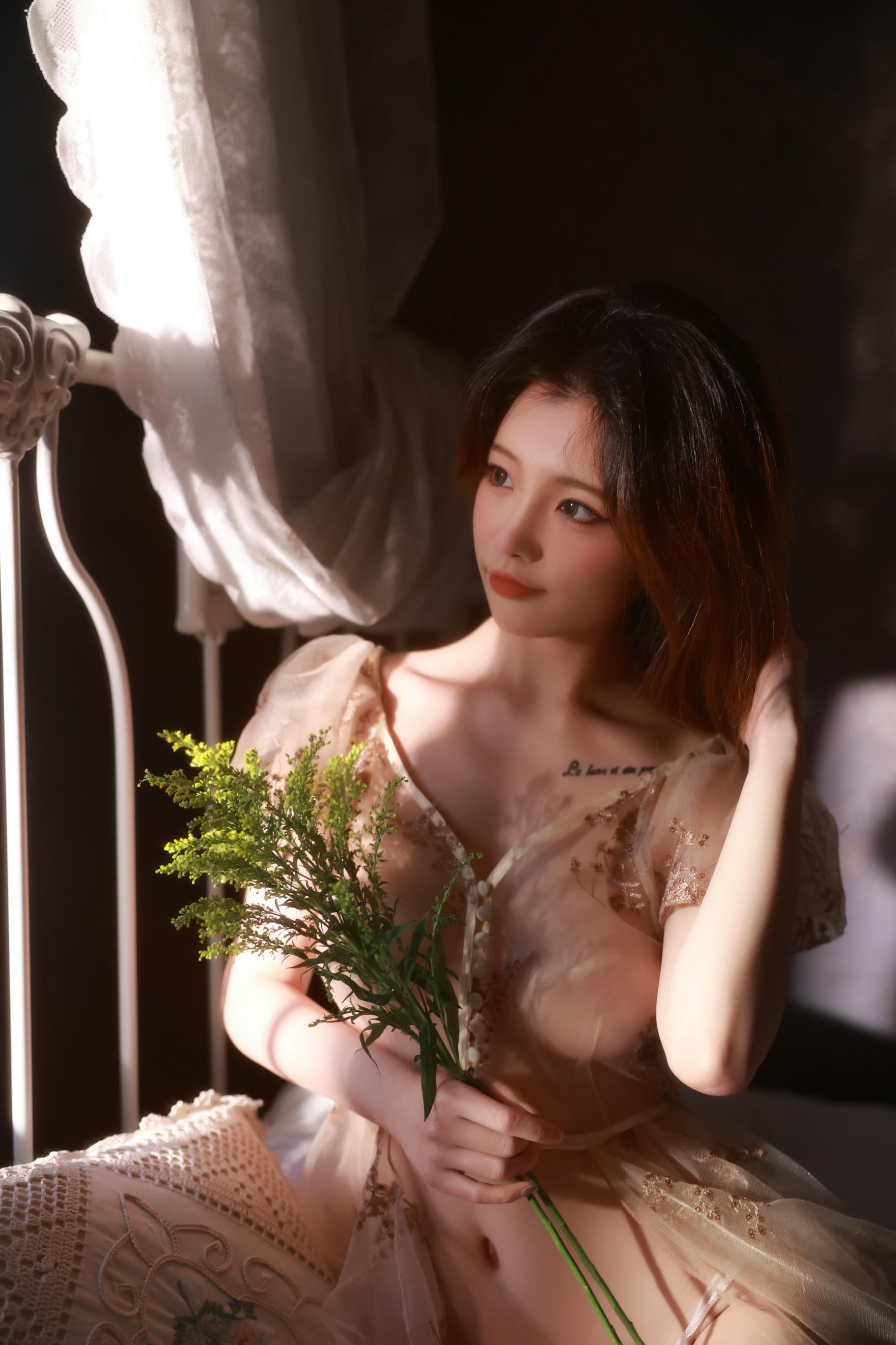 桃良阿宅 NO.044 花束与影 [13P-33.22 MB]_第1集