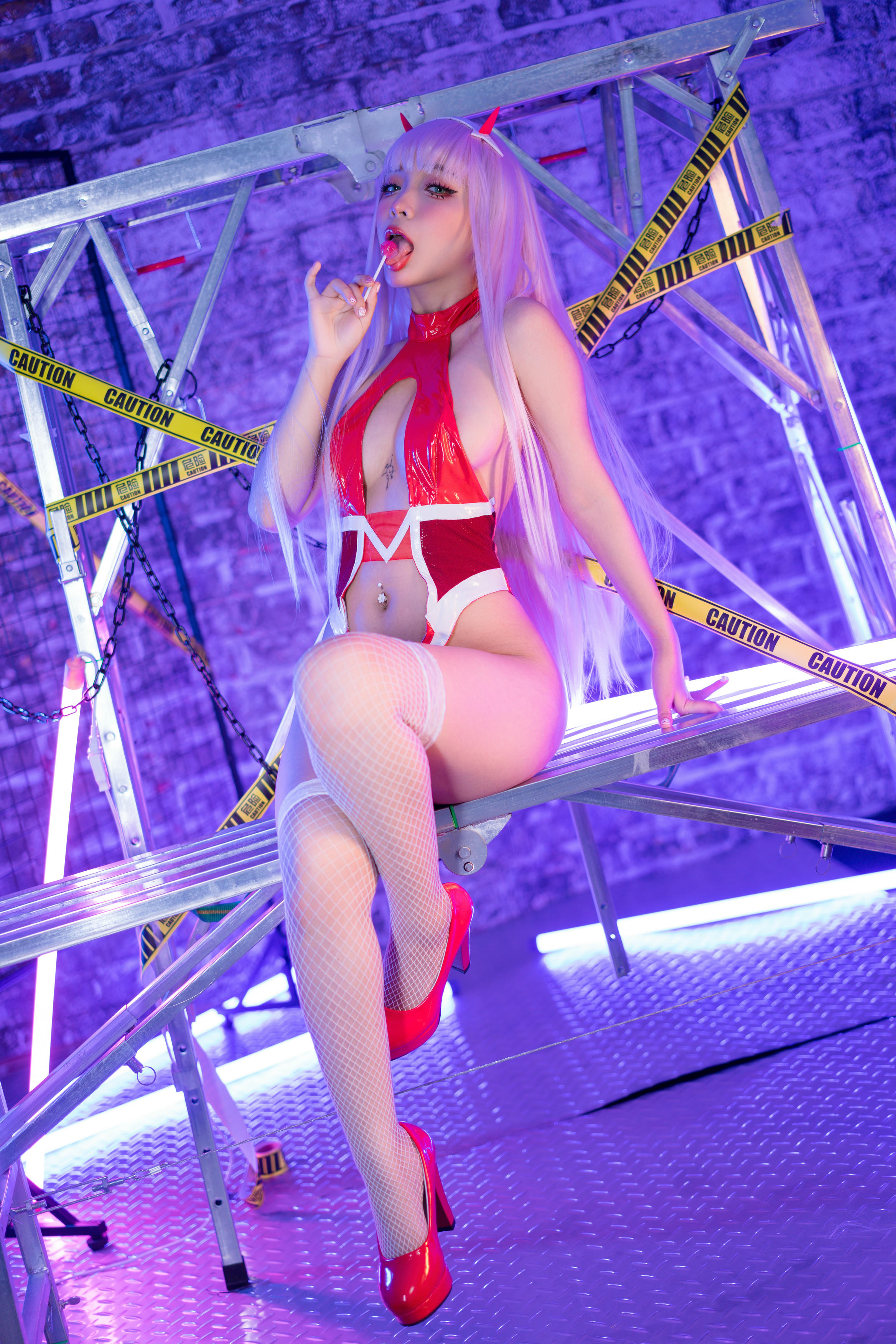 越南coser-Umeko J NO.049 ZERO TWO [42P／678MB]_第1集