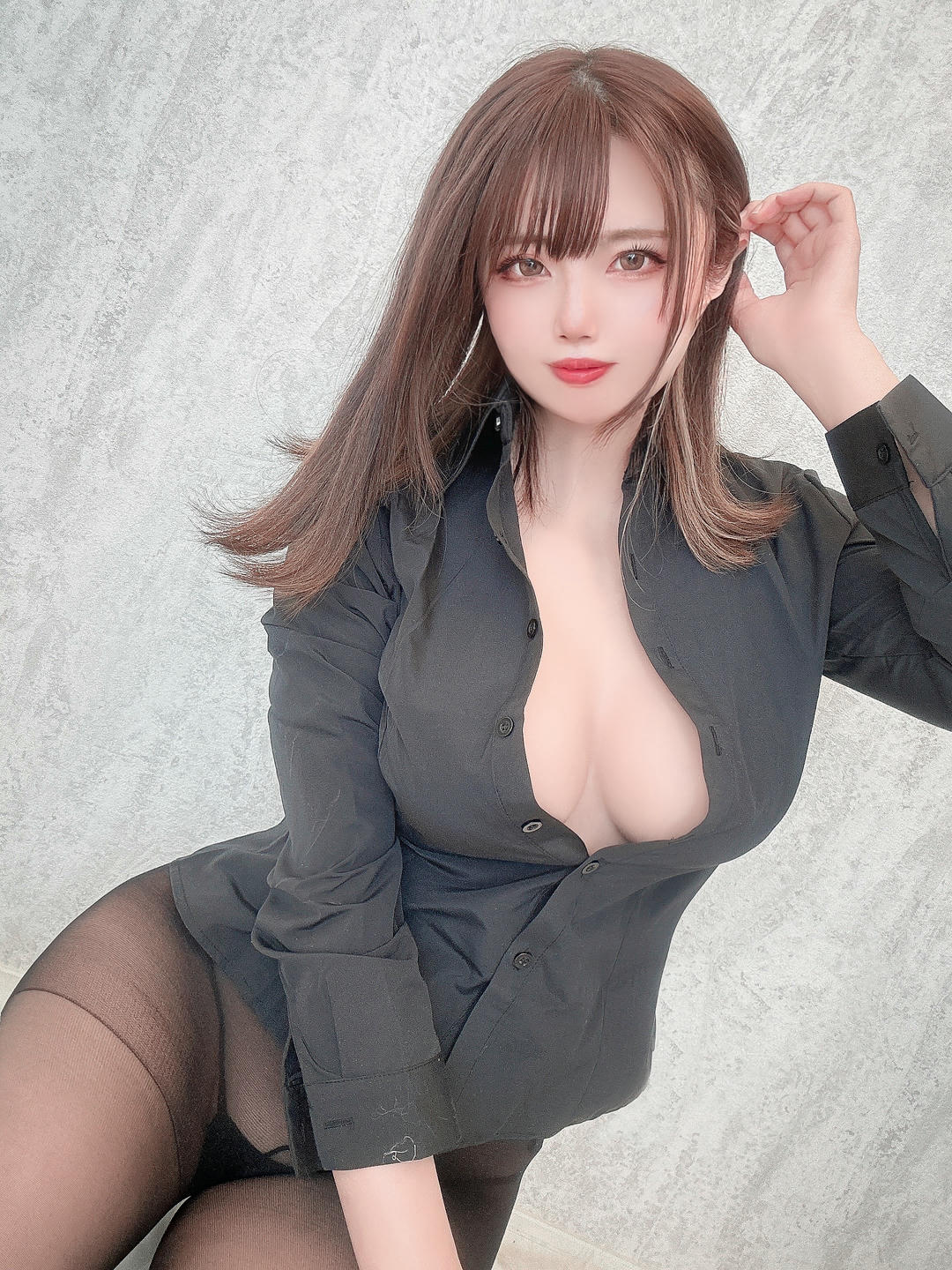 日本coser-Uriうり-Fantia-2023-05-05 黒シャツが妙にエロいOL👩🏻‍💼10sheets_第1集