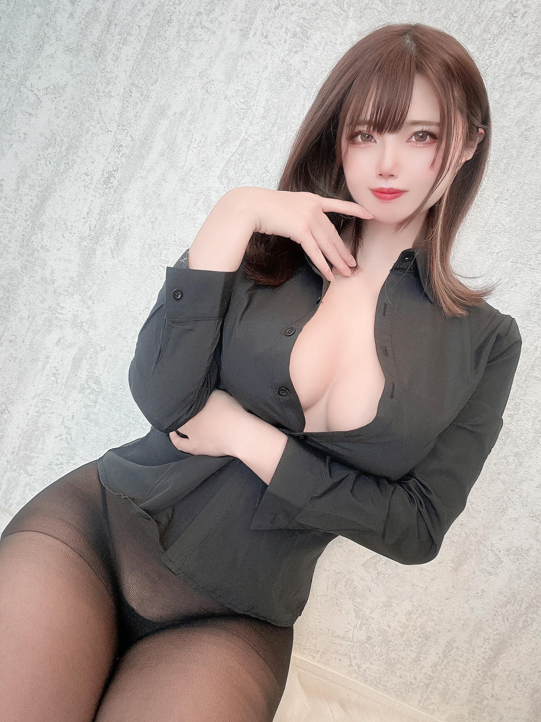 日本coser-Uriうり-Fantia-2023-05-05 黒シャツが妙にエロいOL👩🏻‍💼10sheets_第1集