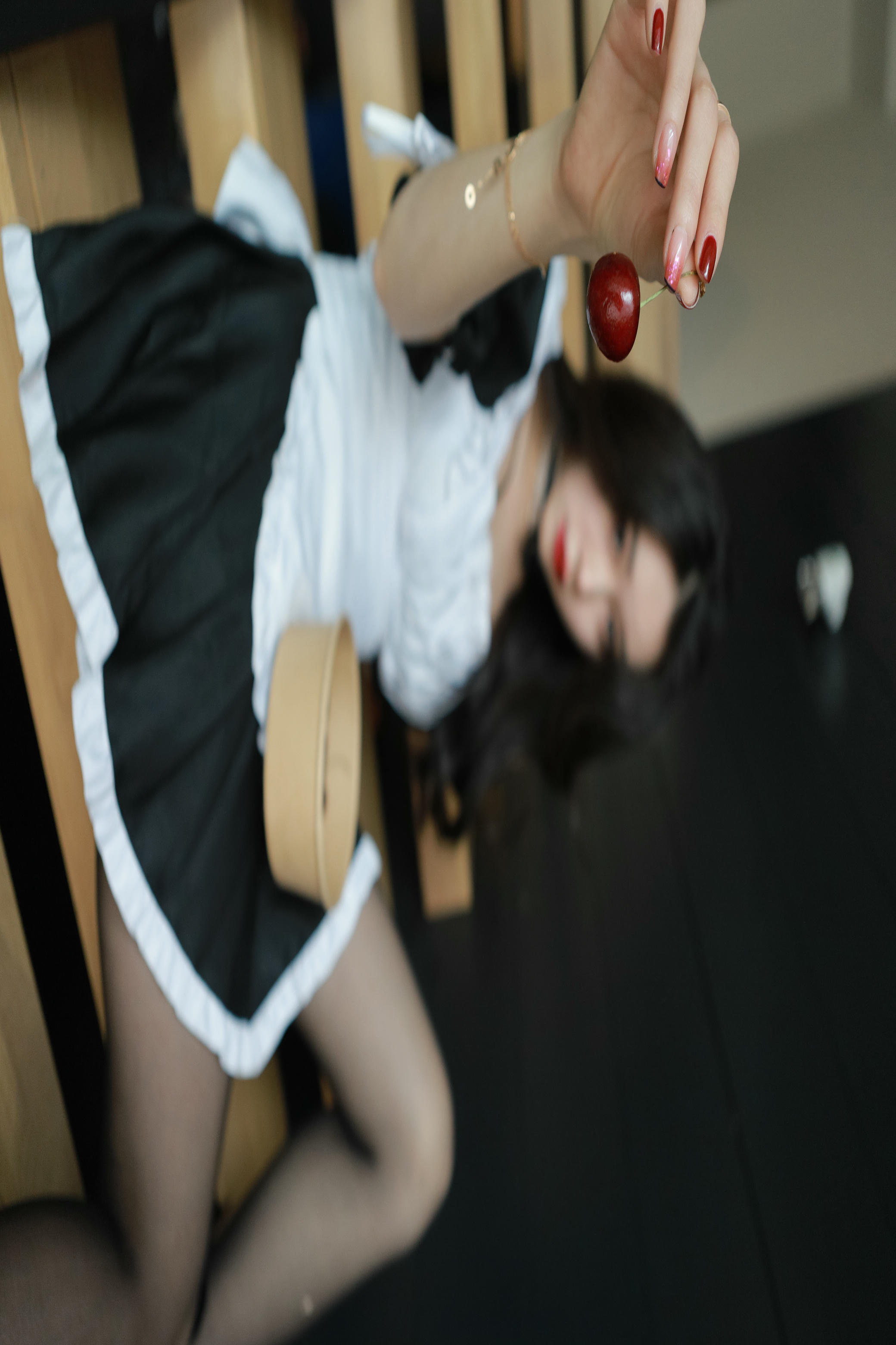 Sia不吃鱼微密圈 NO.010 俏皮大奶女仆系列 [98P+1V／2.92GB]_第2集