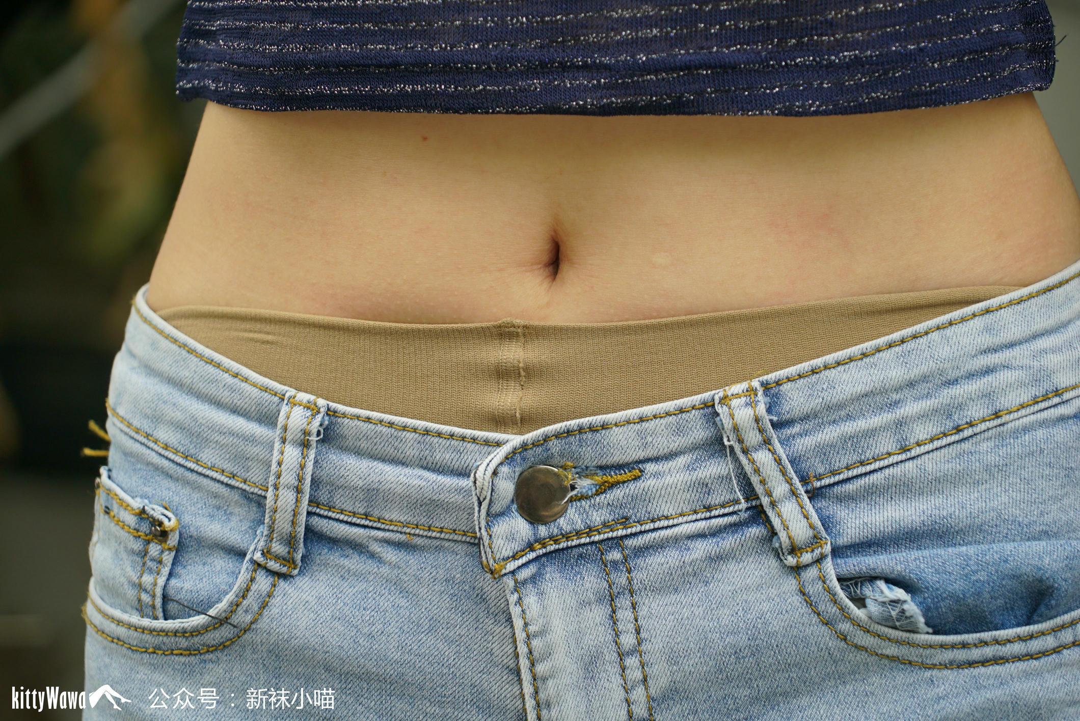 袜小喵 KT100 热裤露脐装 [60P+64M]_第1集