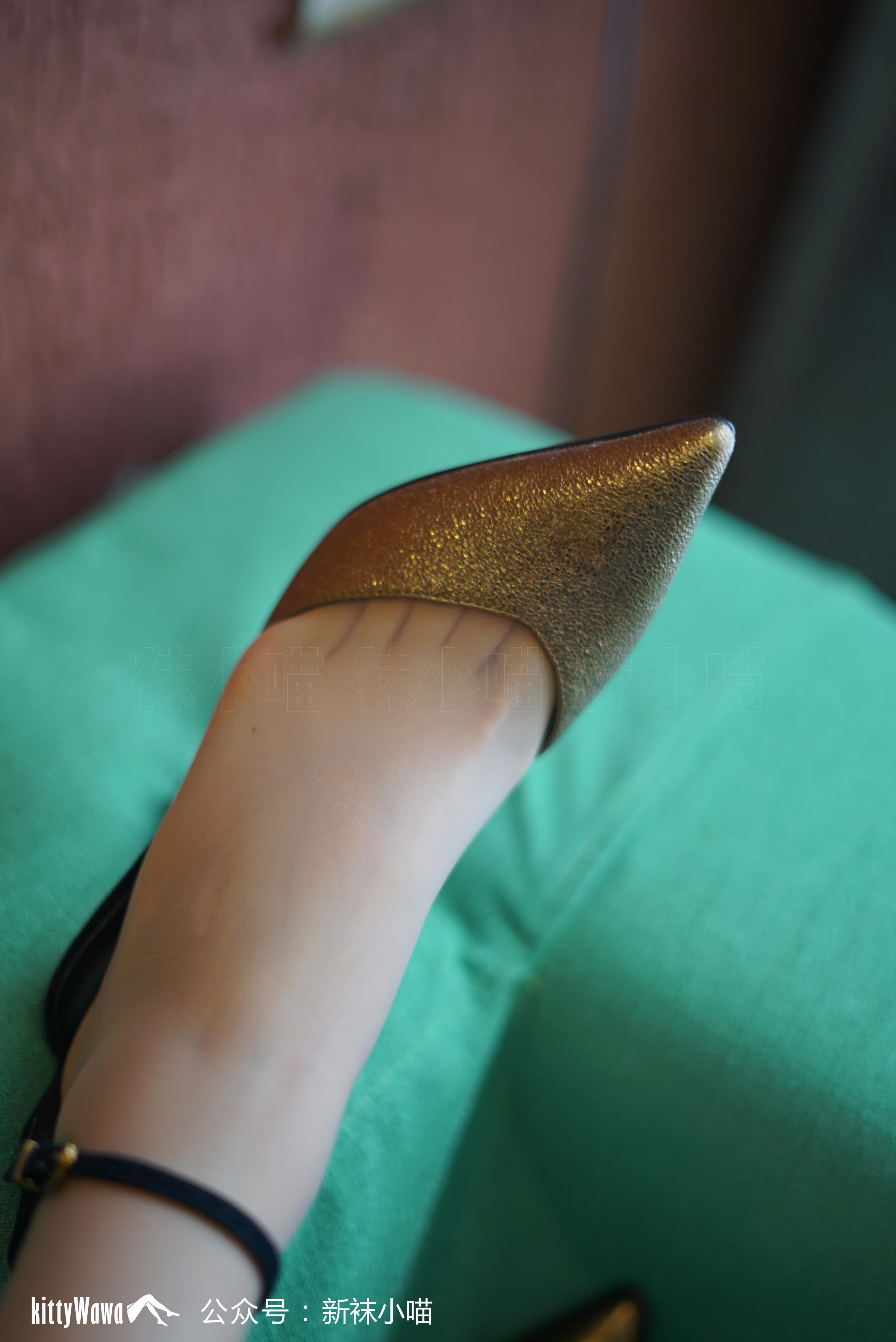 袜小喵 KT111 牛仔背带裙 [59P+42M]_第1集