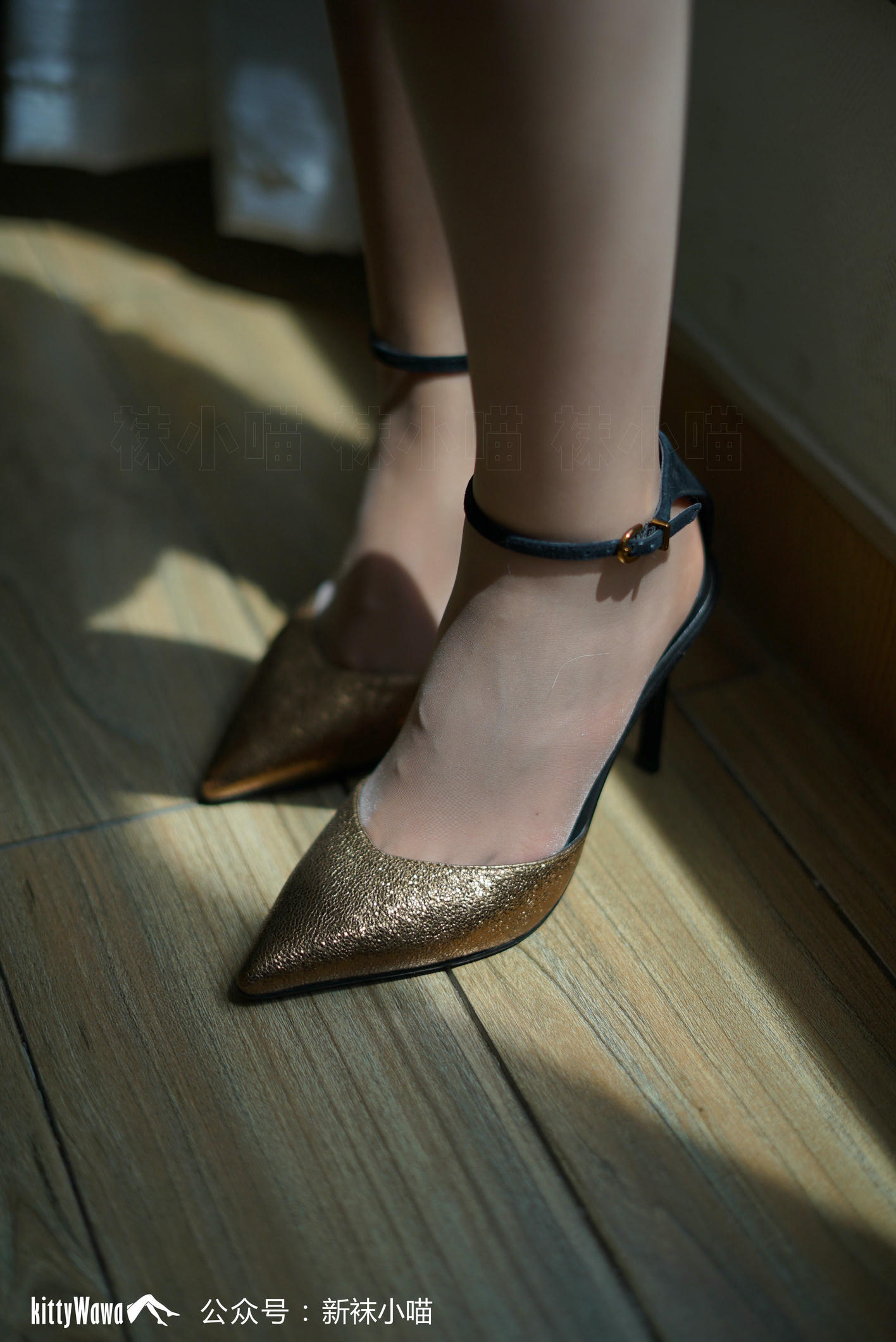 袜小喵 KT111 牛仔背带裙 [59P+42M]_第1集