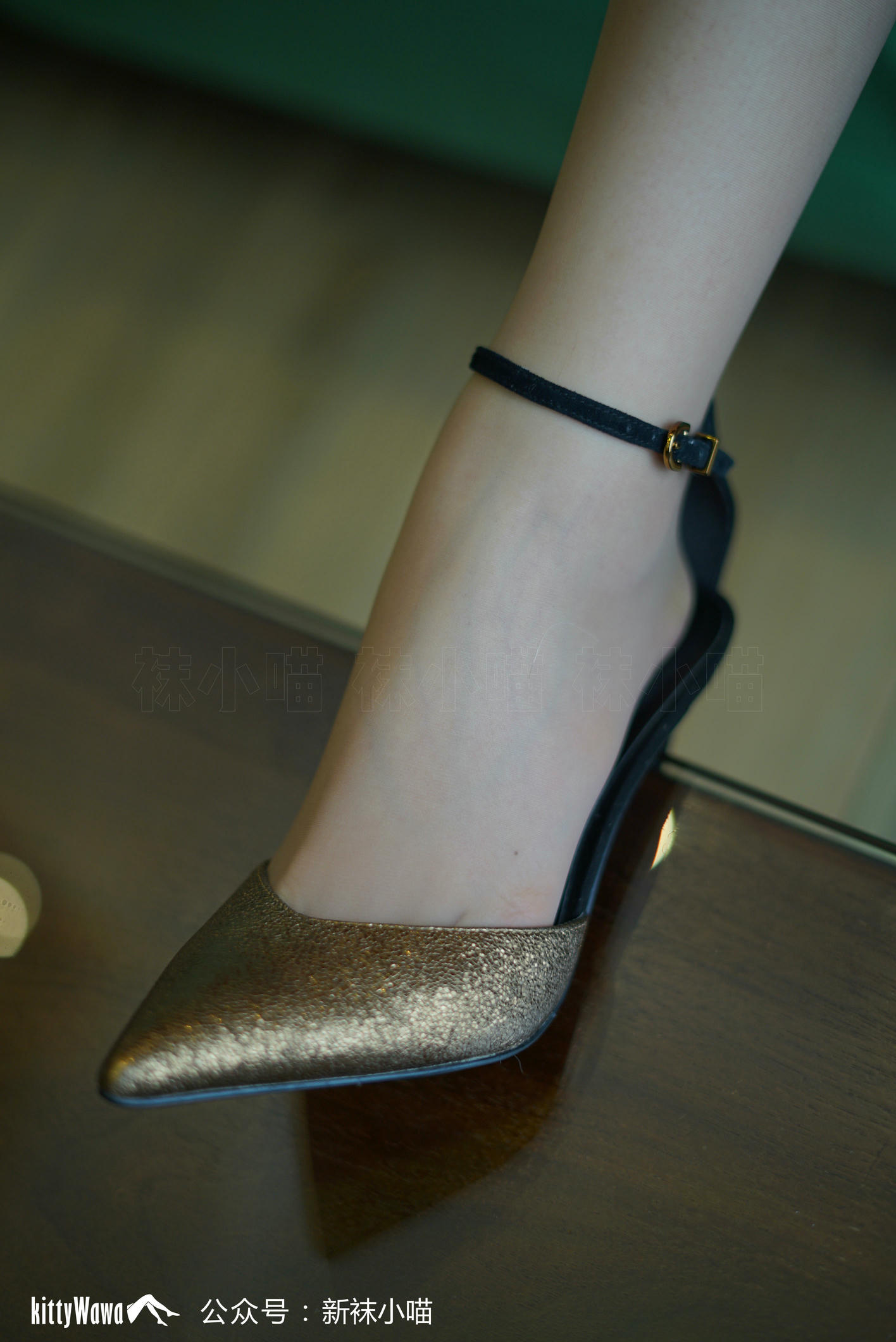 袜小喵 KT111 牛仔背带裙 [59P+42M]_第1集