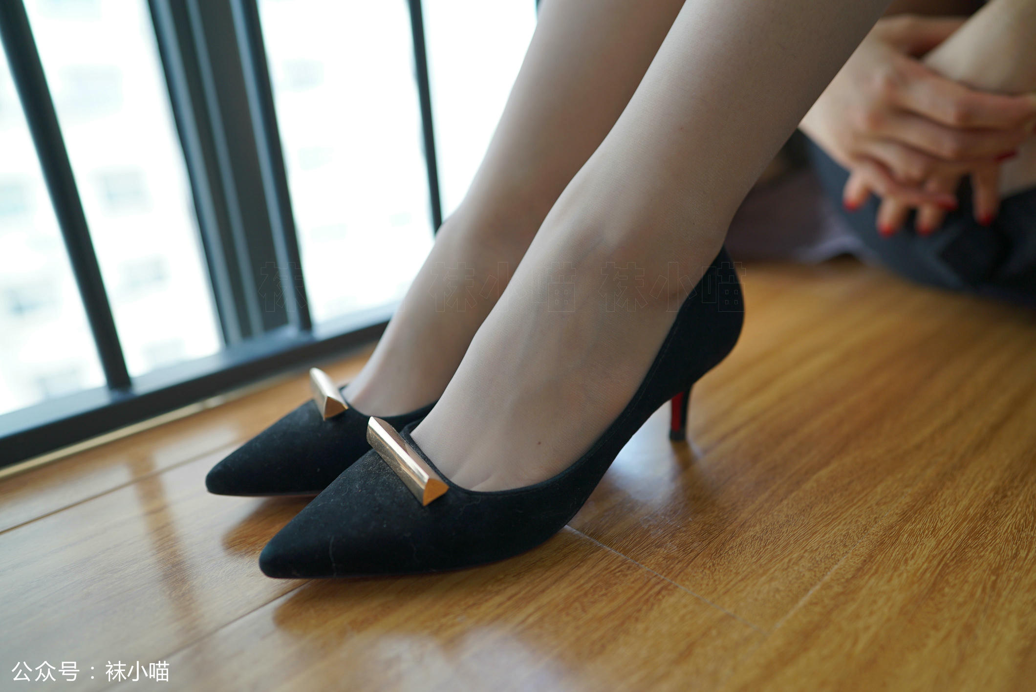 袜小喵 KT116 竖纹半身裙 [59P+41M]_第3集