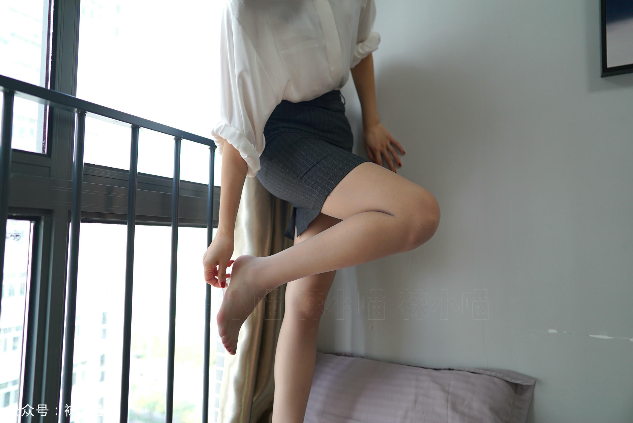 袜小喵 KT116 竖纹半身裙 [59P+41M]_第3集