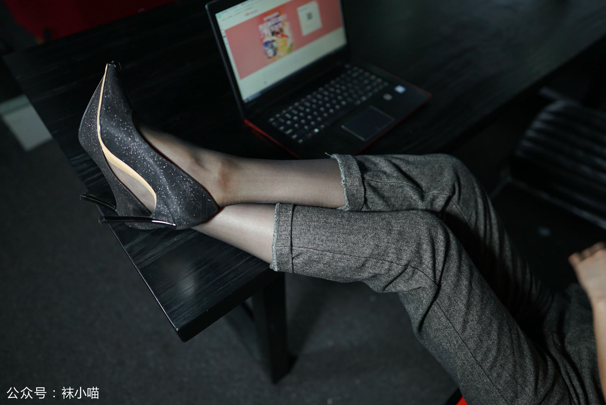 袜小喵 KT121 霸气职场范 [58P+52M]_第2集