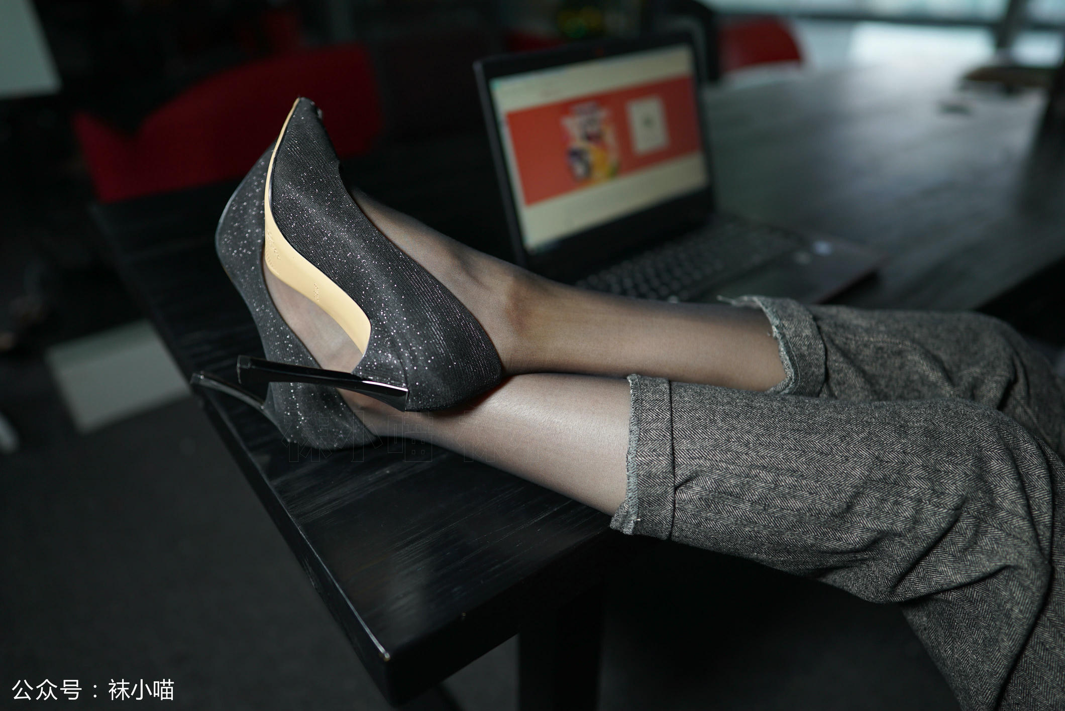 袜小喵 KT121 霸气职场范 [58P+52M]_第2集