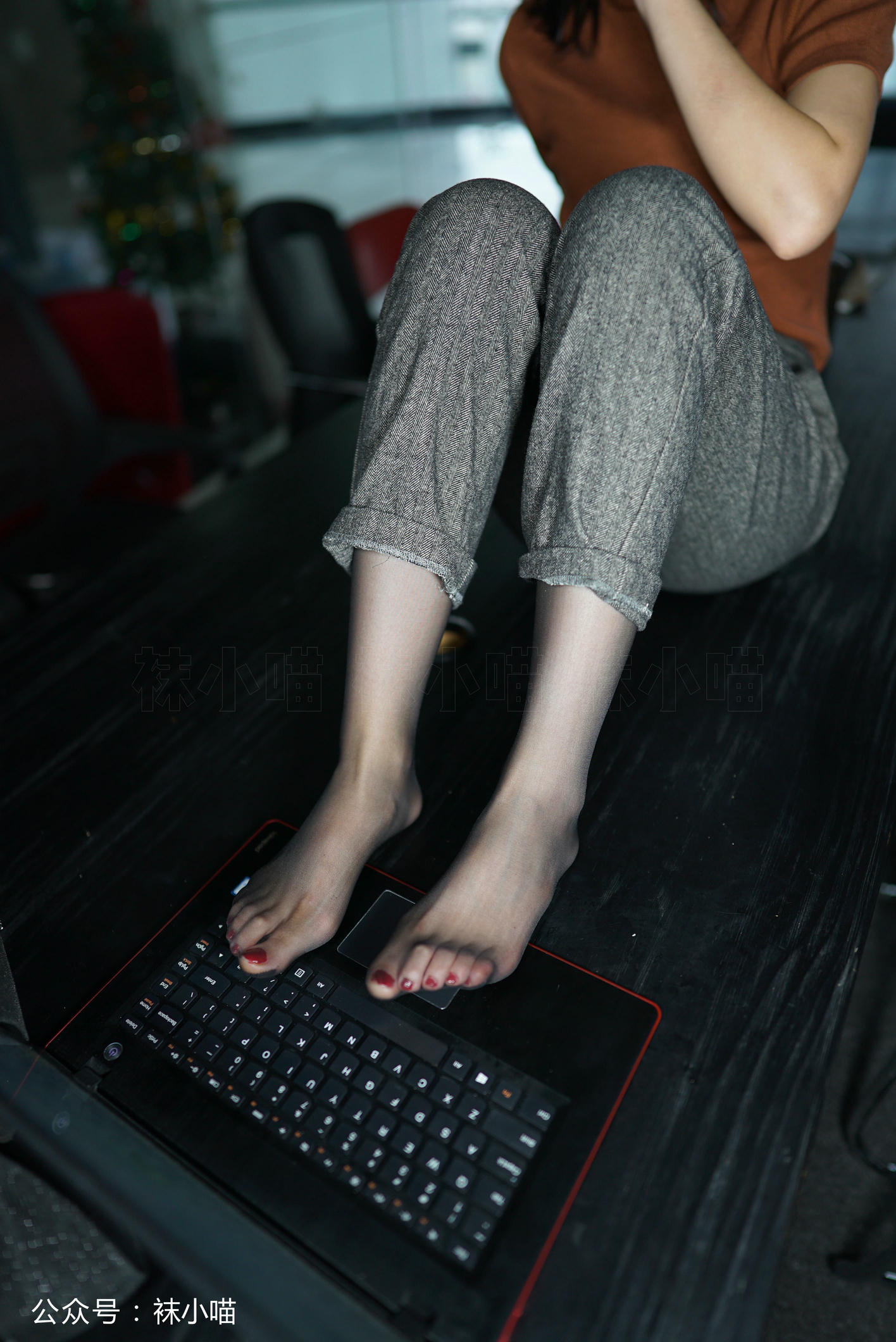 袜小喵 KT121 霸气职场范 [58P+52M]_第2集