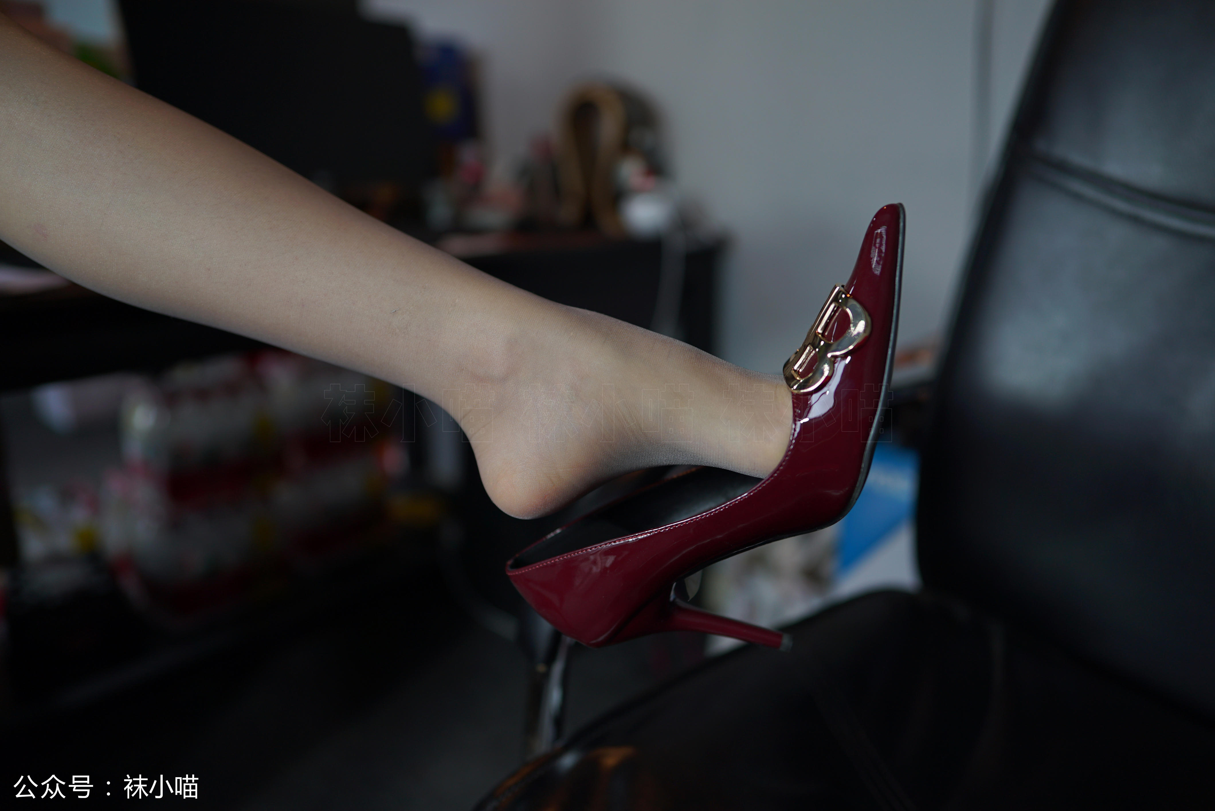 袜小喵 KT122 微醺的酒红色 [59P+47M]_第2集