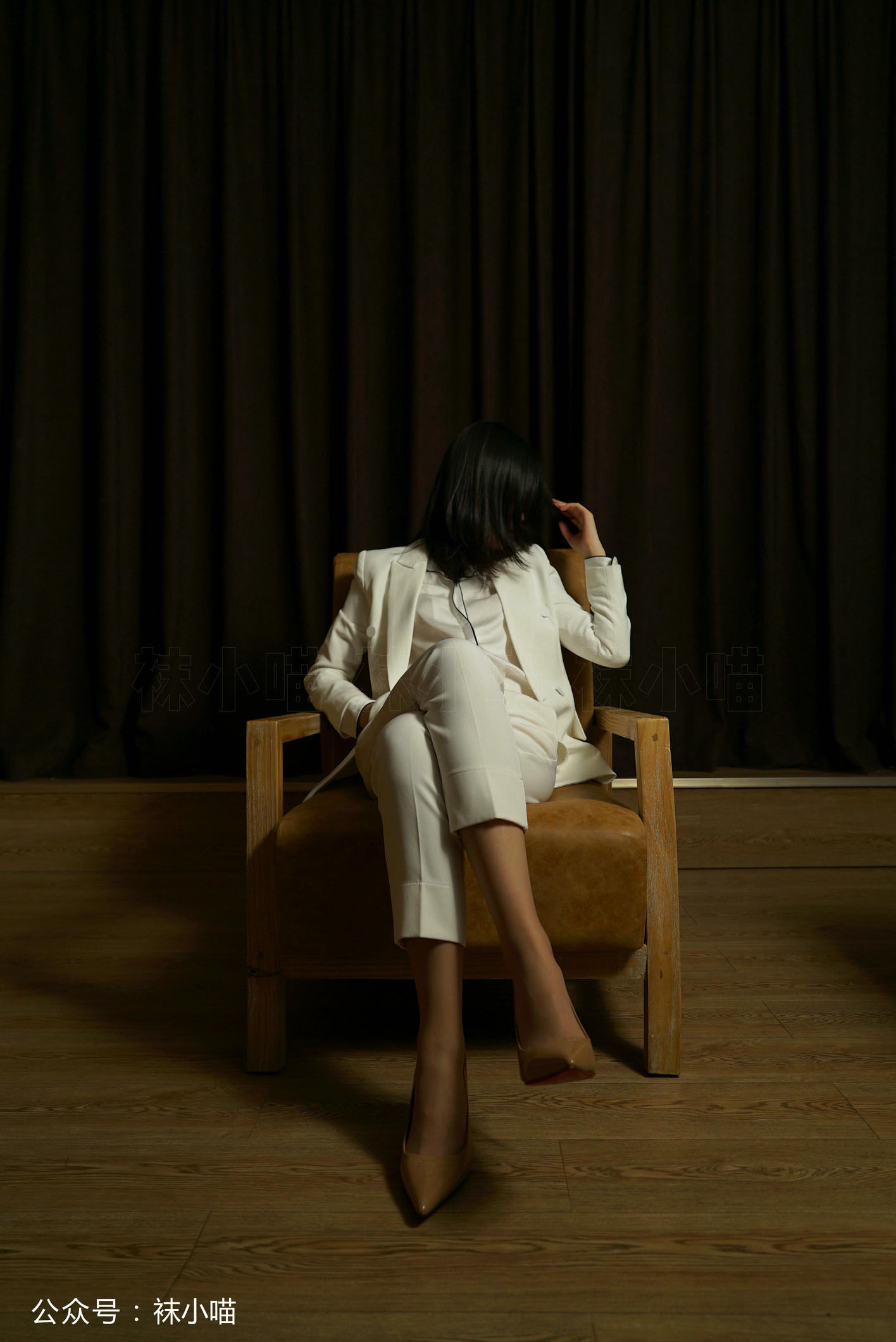 袜小喵 KT123 帅气纯白喵 [59P+44M]_第1集