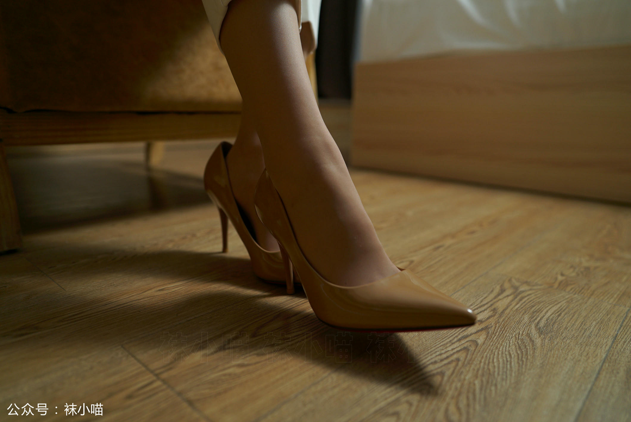 袜小喵 KT123 帅气纯白喵 [59P+44M]_第1集