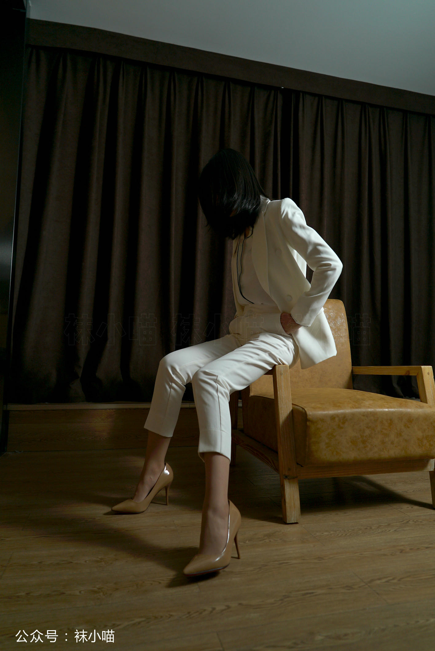 袜小喵 KT123 帅气纯白喵 [59P+44M]_第2集