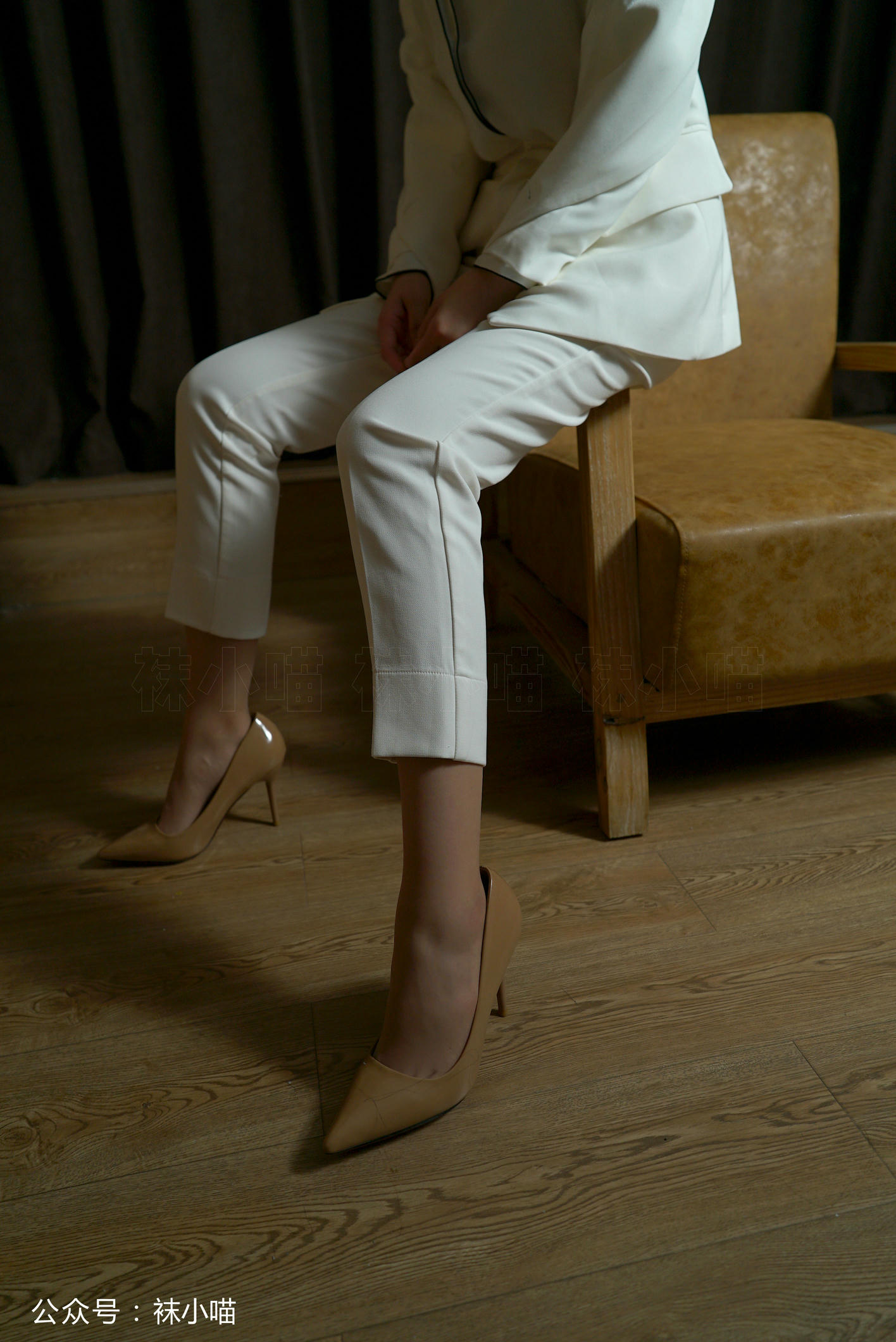 袜小喵 KT123 帅气纯白喵 [59P+44M]_第2集