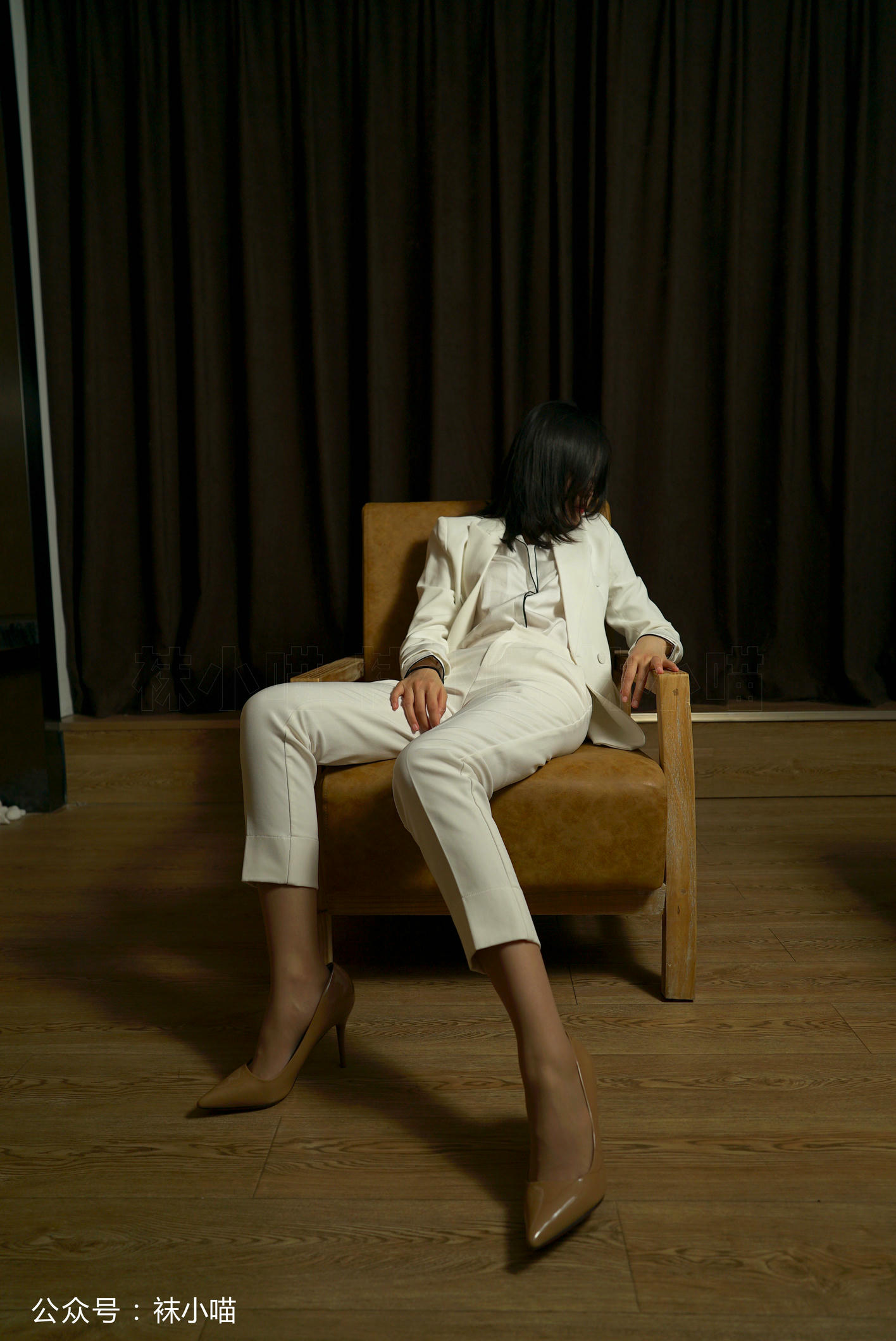 袜小喵 KT123 帅气纯白喵 [59P+44M]_第1集