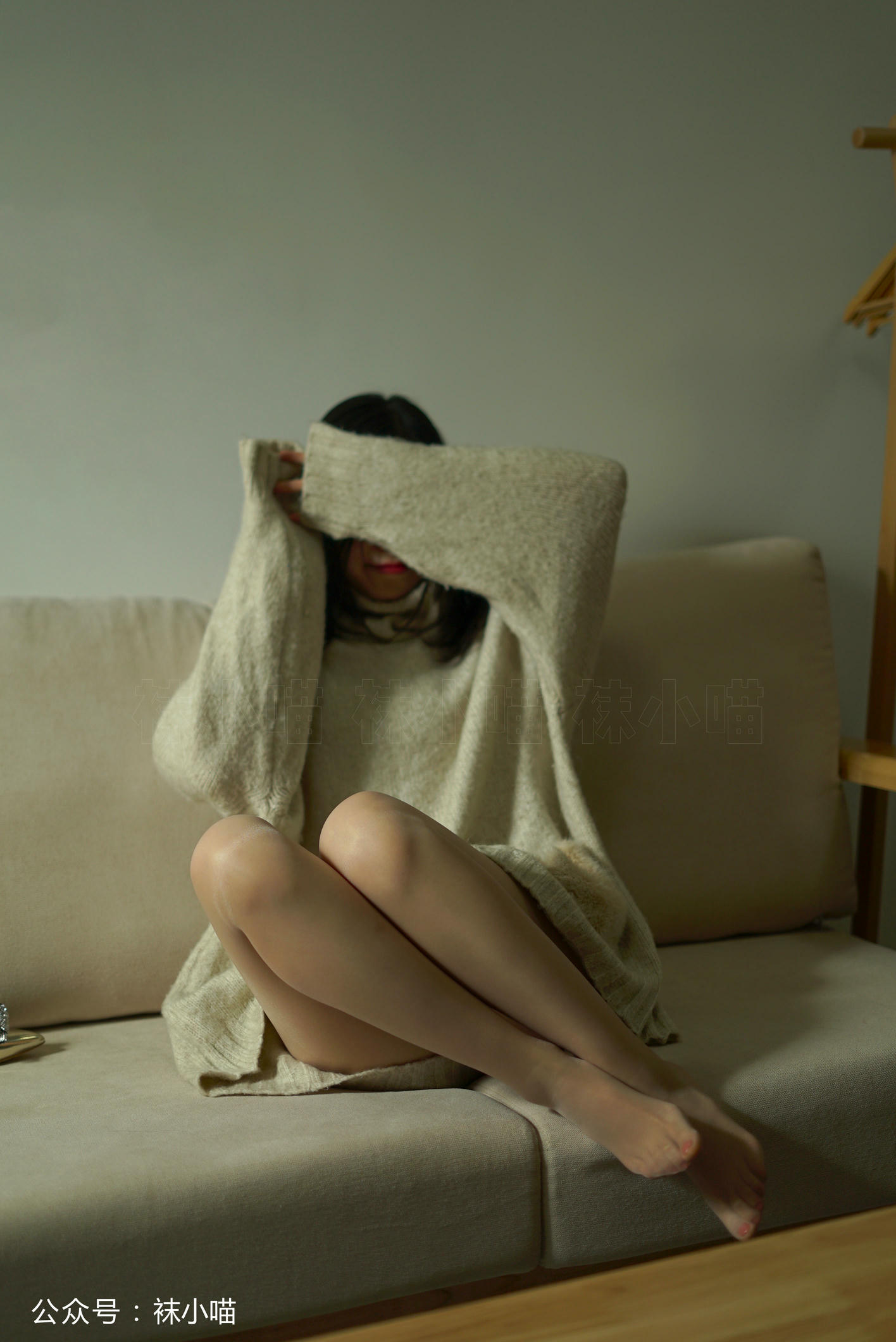 袜小喵 KT125 初冬的毛衣裙 [59P+45M]_第1集