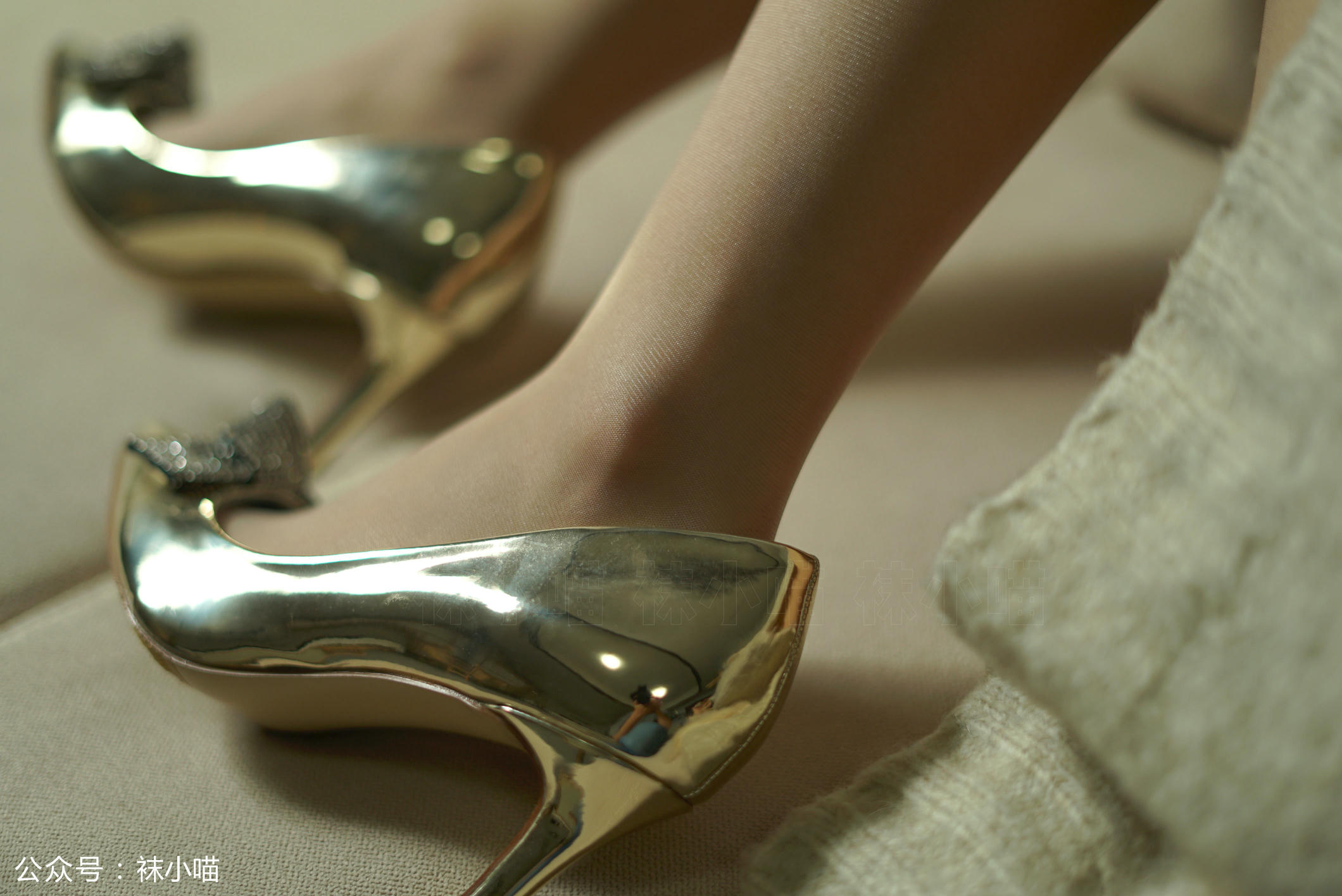 袜小喵 KT125 初冬的毛衣裙 [59P+45M]_第1集