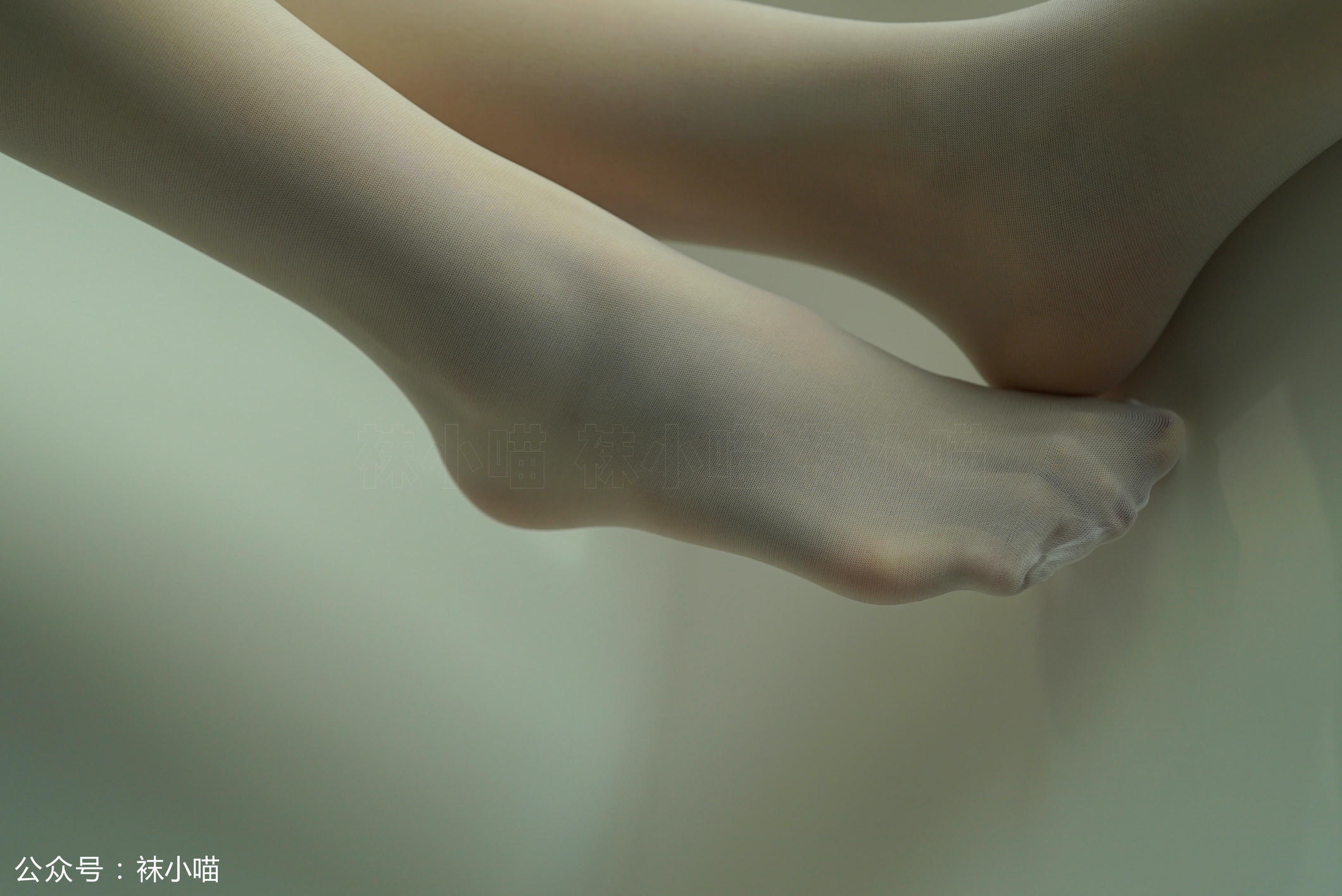 袜小喵 KT126 雪色吊带袜 [59P+43M]_第1集