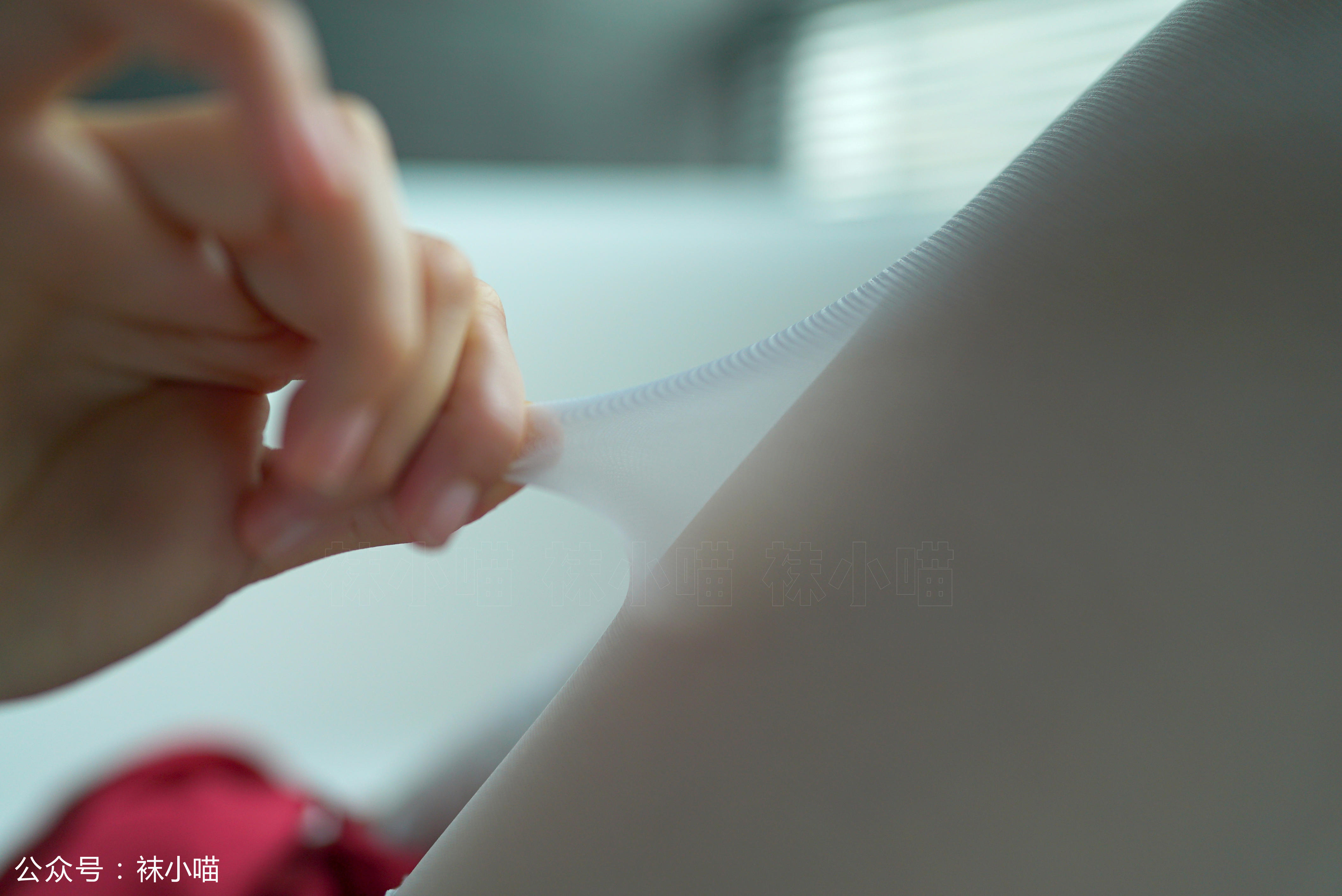 袜小喵 KT126 雪色吊带袜 [59P+43M]_第3集