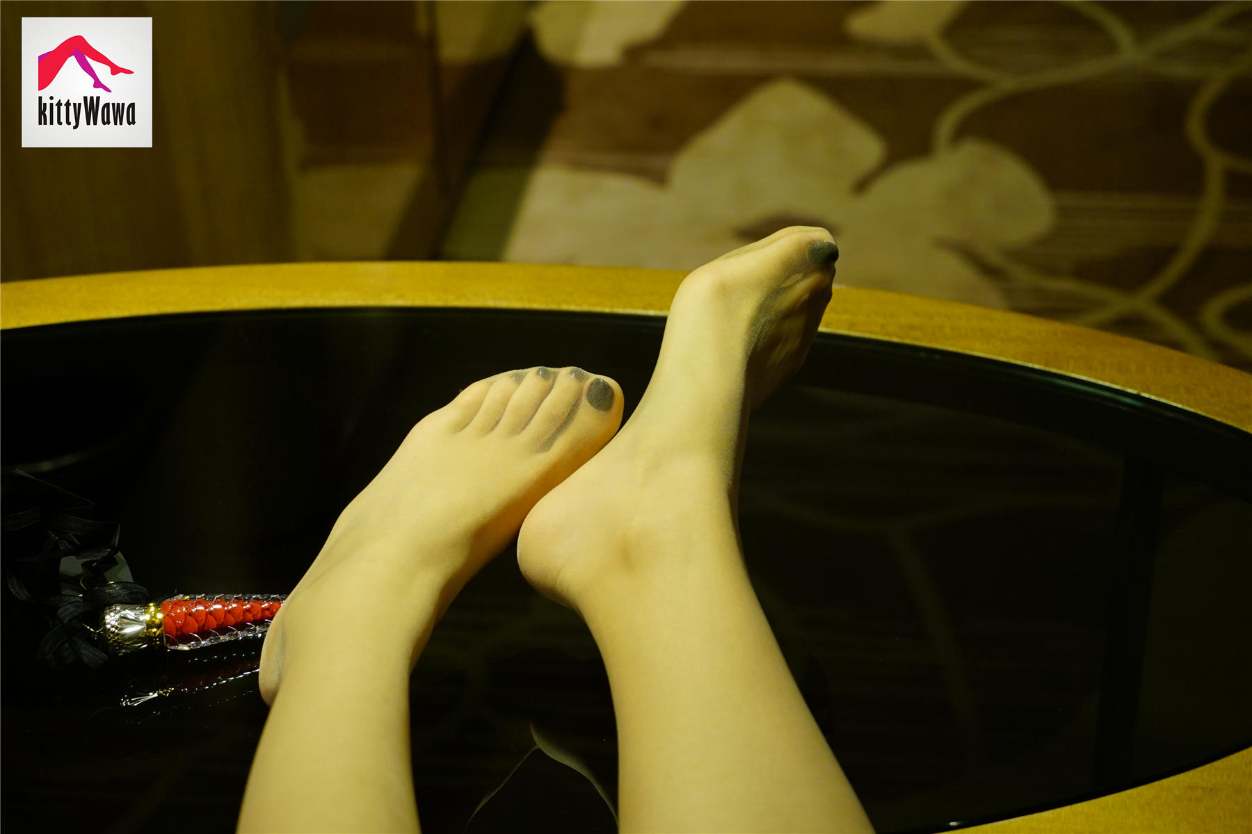 袜小喵 KT013 萝卜丁与浴袍 [99P+21M]_第2集