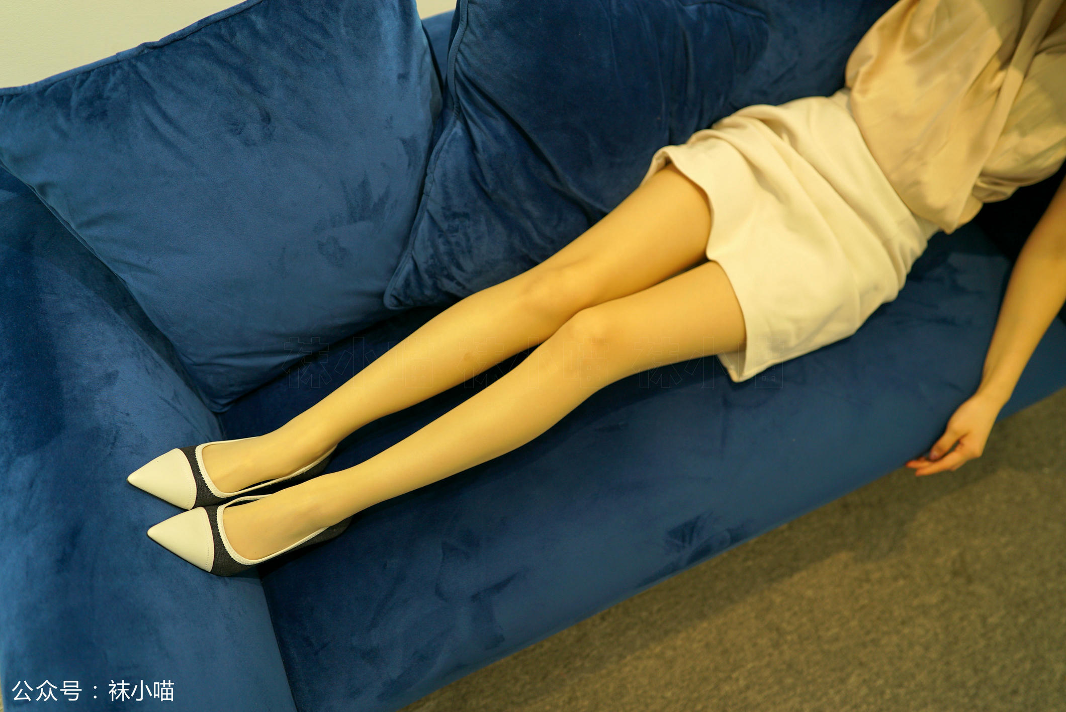 袜小喵 KT133 大沿帽下的腿 [59P+49M]_第2集