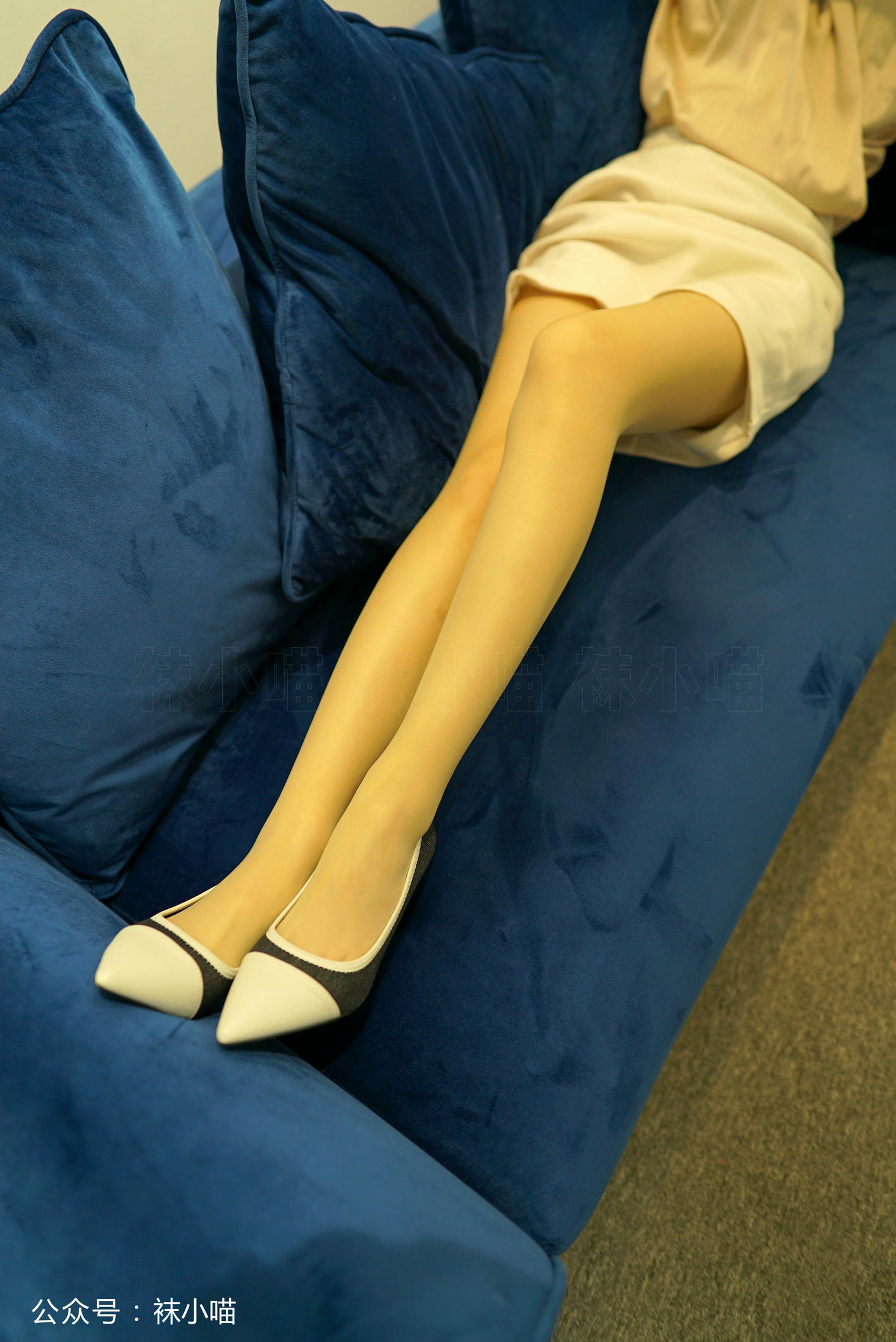 袜小喵 KT133 大沿帽下的腿 [59P+49M]_第2集